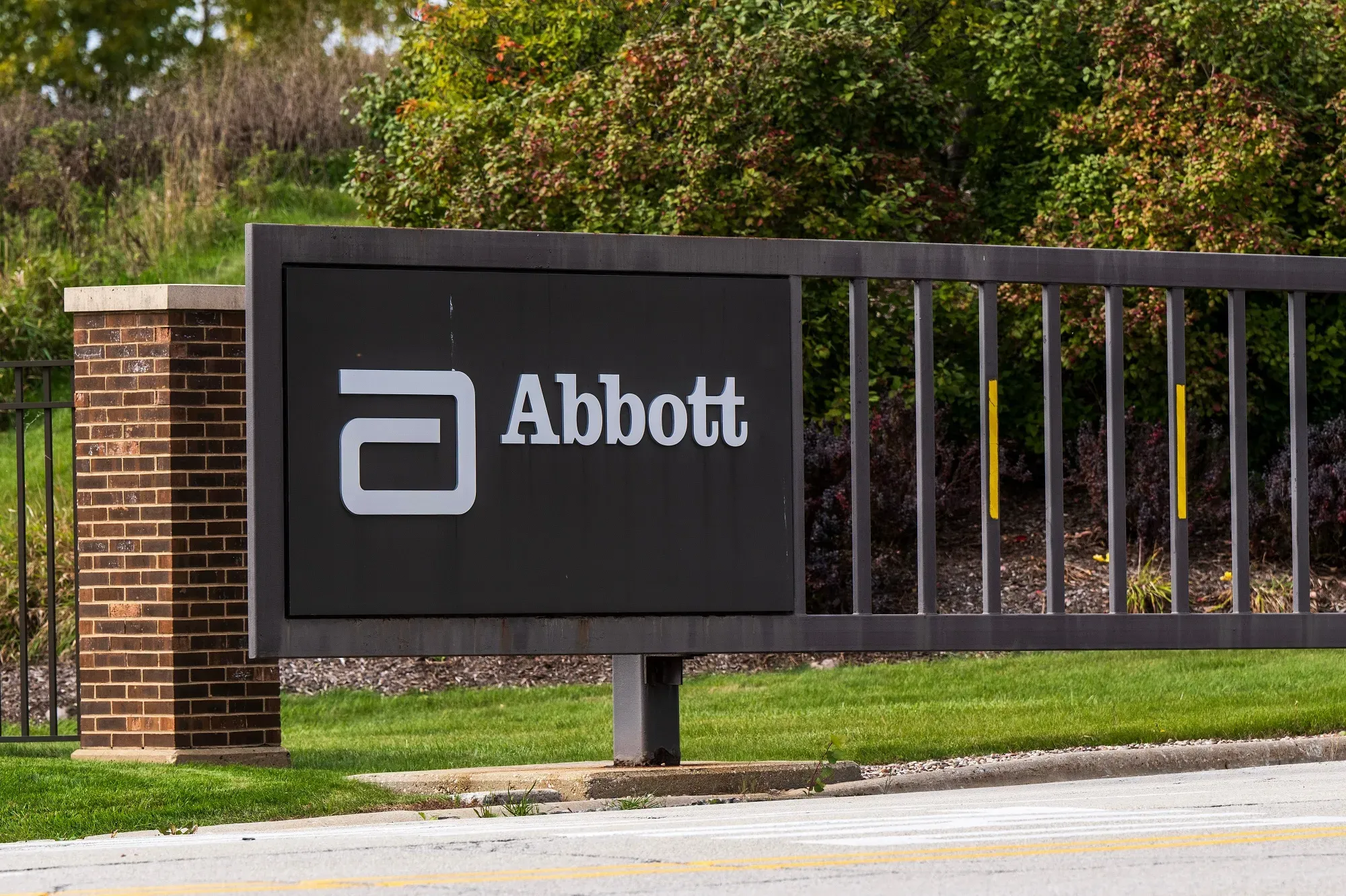Abbott Raises 2026 Outlook After Solid Q2 Beat Driven by Diagnostics and Devices