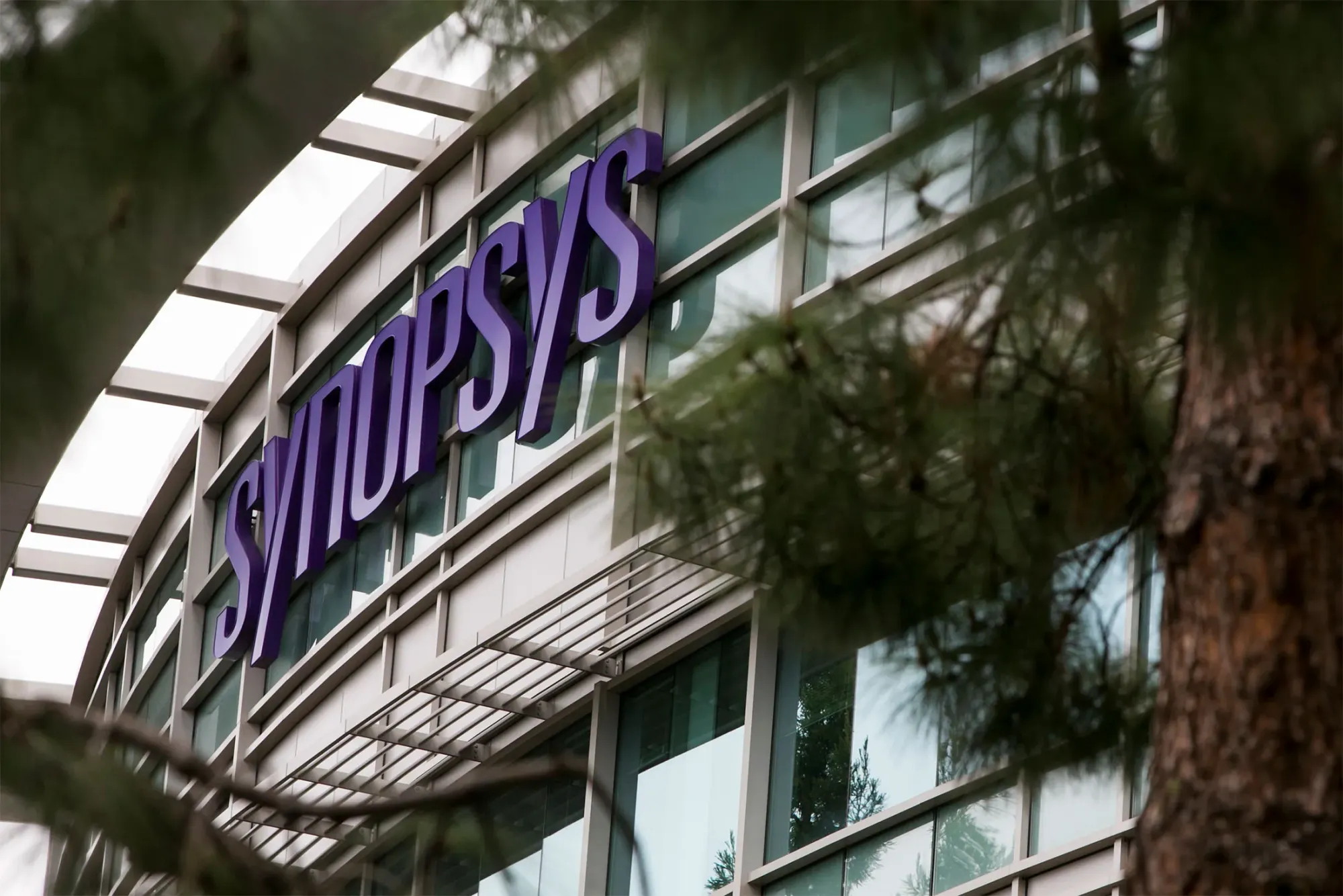 Mizuho Analyst Calls Cadence and Synopsys Dip a Buying Opportunity After Kimi K3 AI Chip Shock