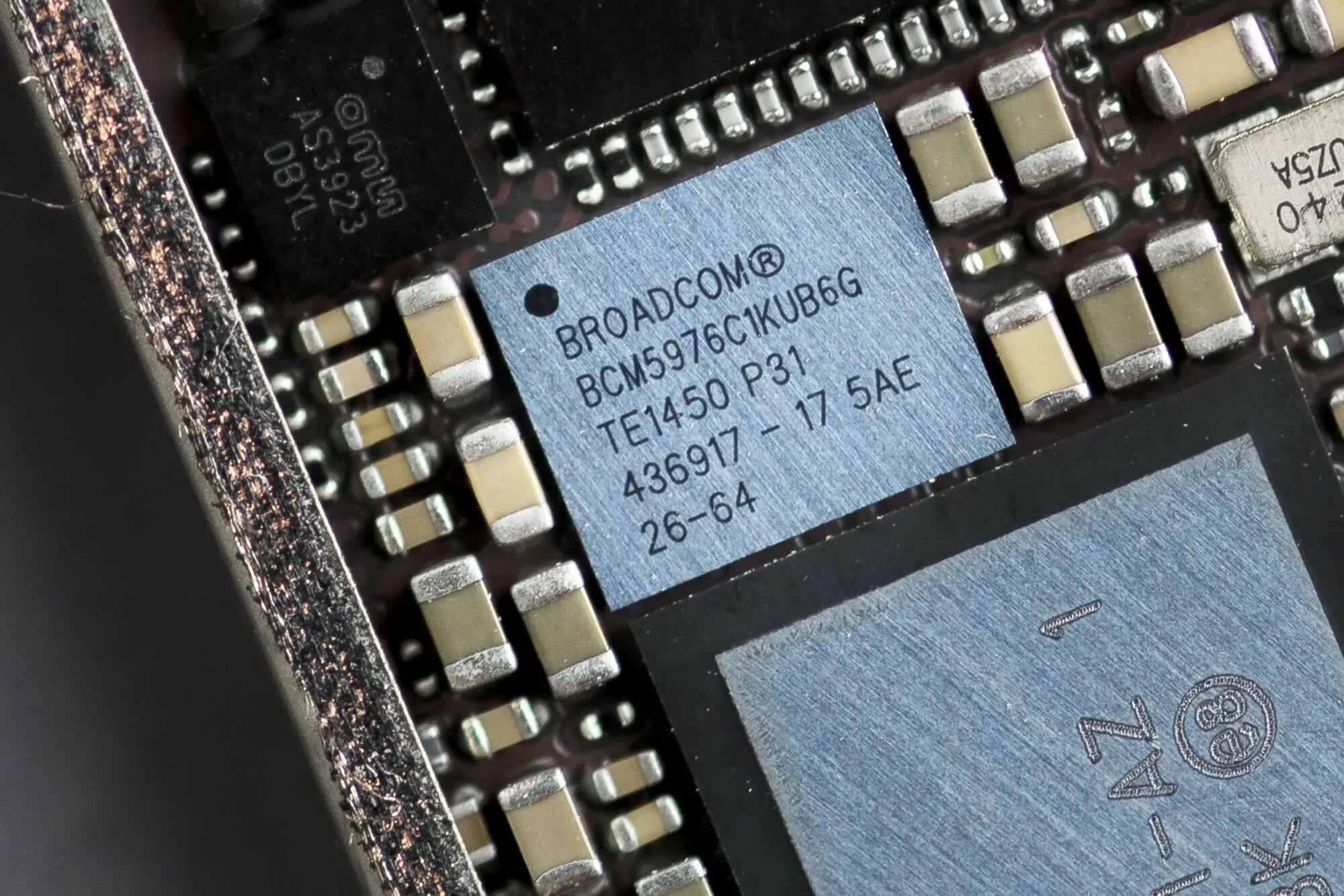 Broadcom and Apple Extend Partnership Through 2031 with Multi-Year Custom Chip Deal