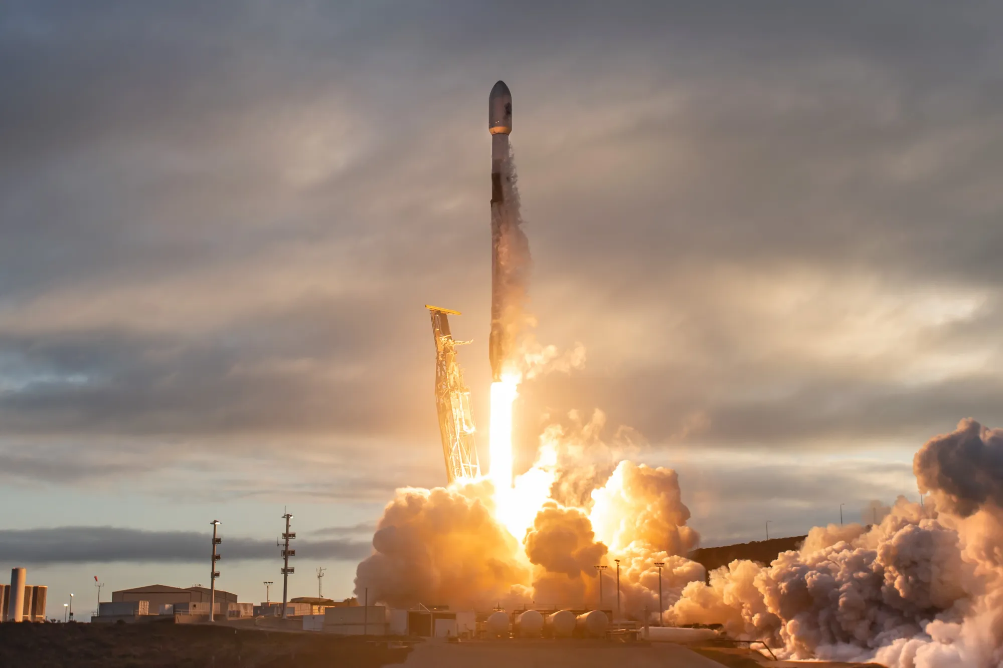 SpaceX Wins $1.6 Billion Space Force Deal for 18 Falcon 9 Launches  