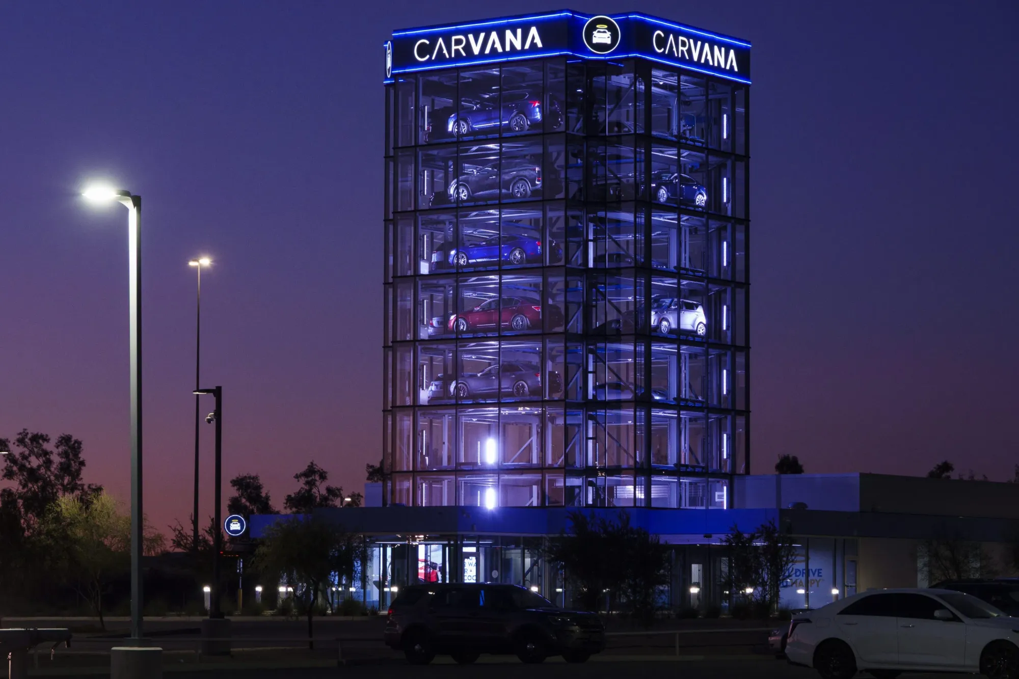 Carvana Posts Strongest Quarter Yet With 38% Sales Growth, Stock Dips on Guidance