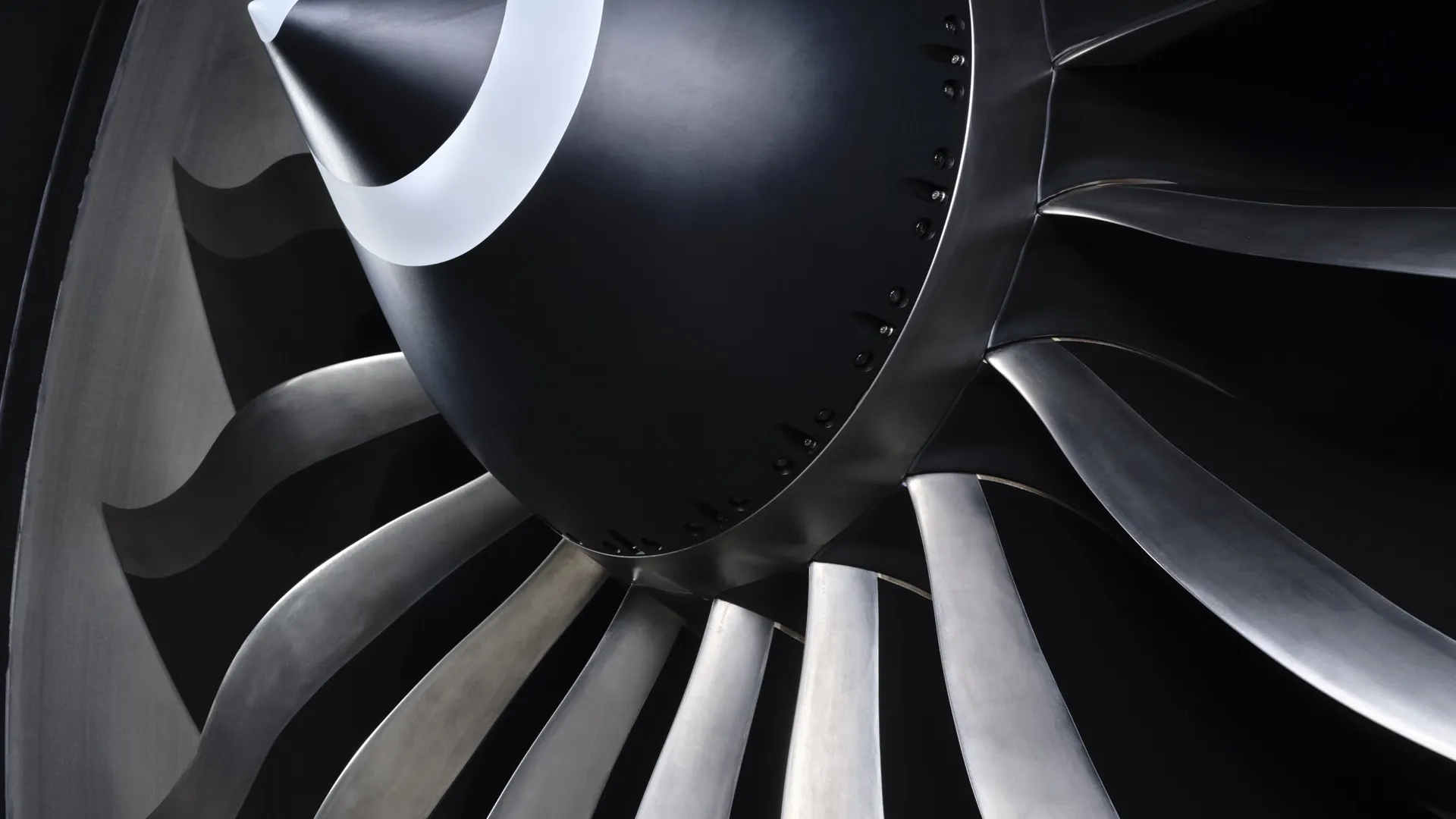 GE Aerospace Soars on Services Strength, Raises Outlook Despite Margin Dip