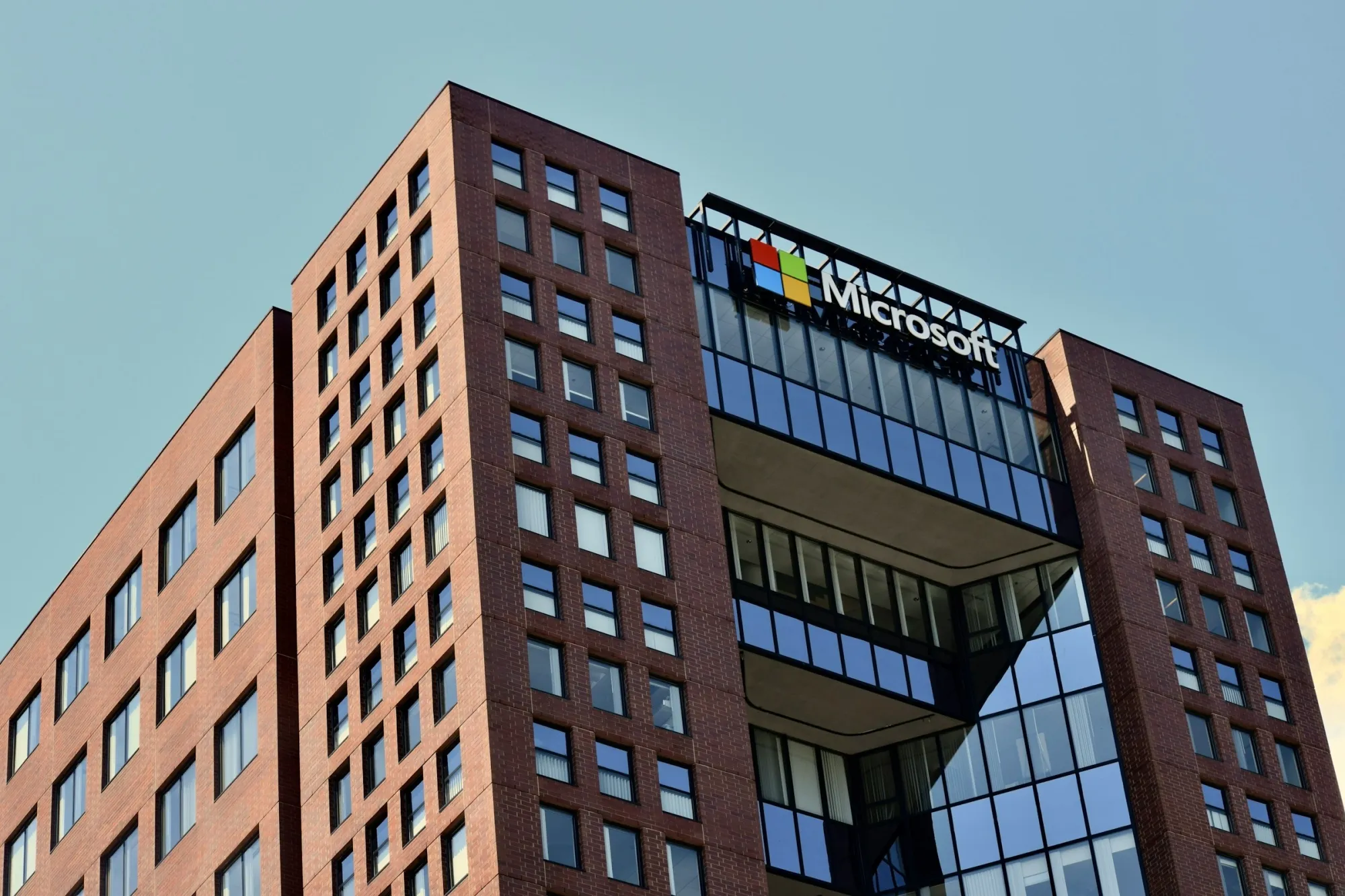 Azure Growth Eases Concerns Over Microsoft’s Heavy AI Spending