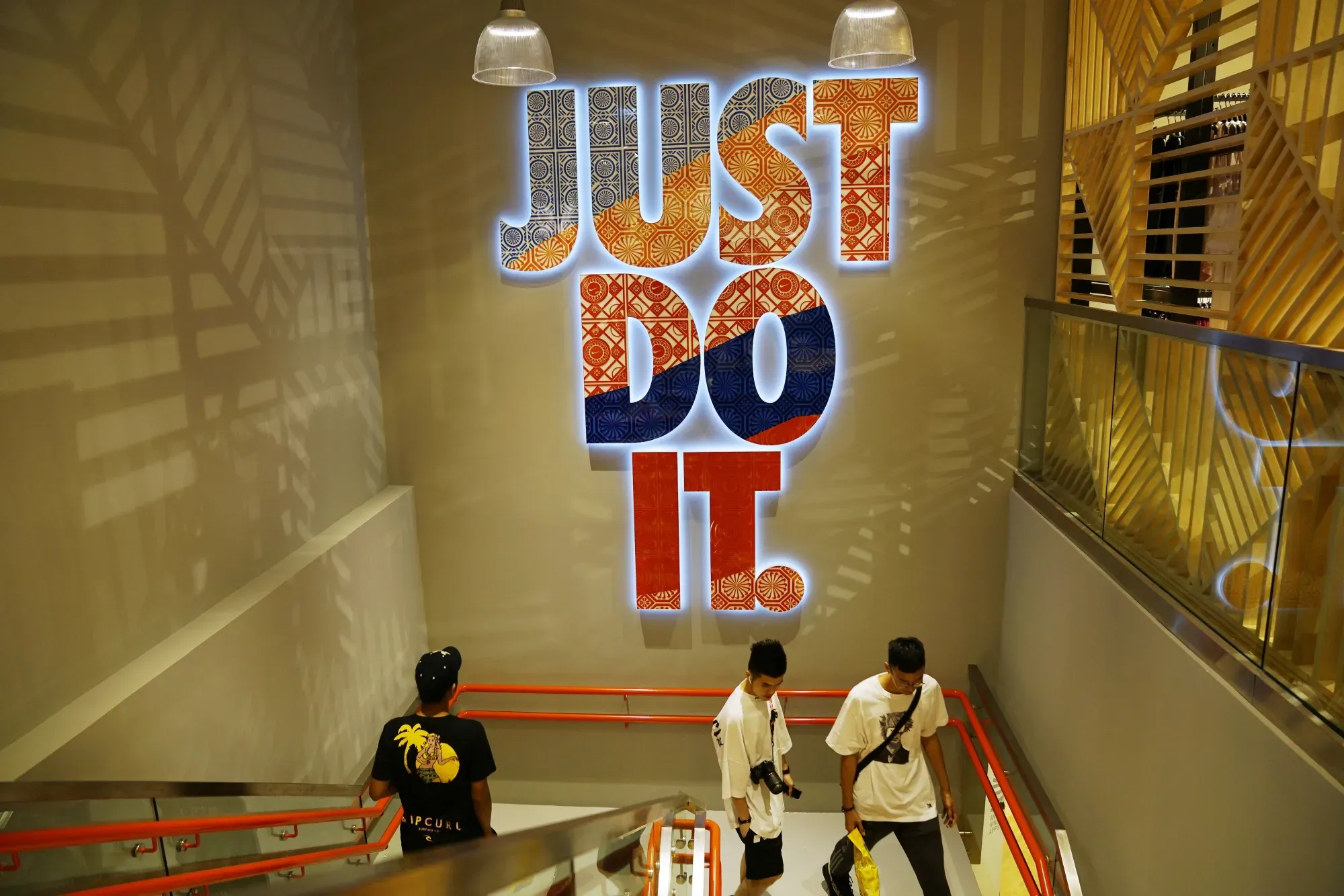 Nike’s Turnaround Hits Fresh Roadblocks as JPMorgan Flags $1B China Hit