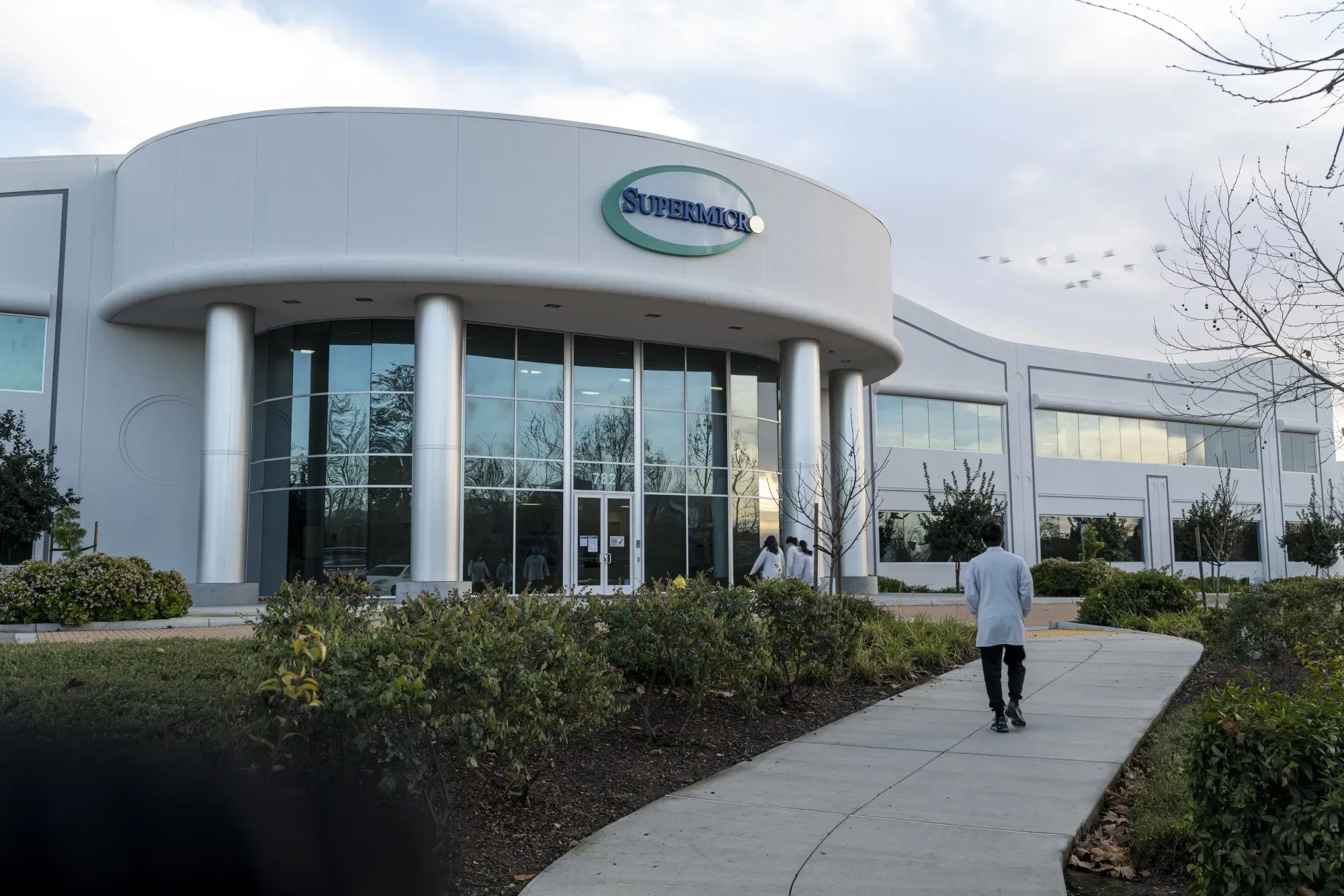 Super Micro Soars on Q4 Blowout and FY2027 Revenue Guidance Well Above Consensus