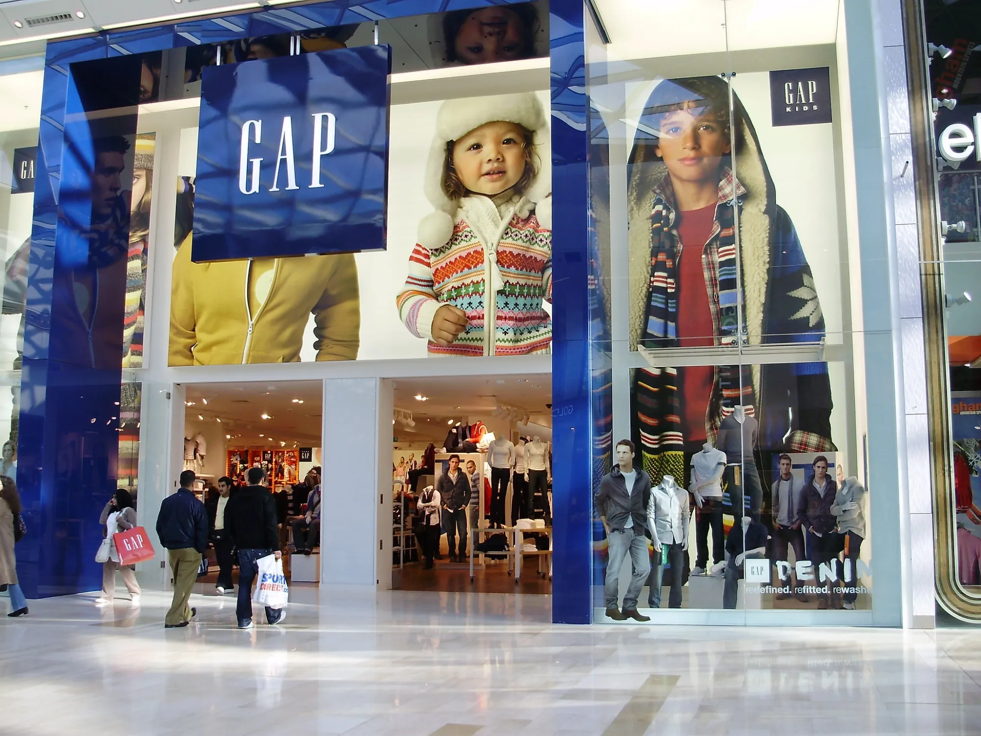 Gap Lifts Profit Forecast as Namesake Brand Posts 10th Straight Growth Quarter