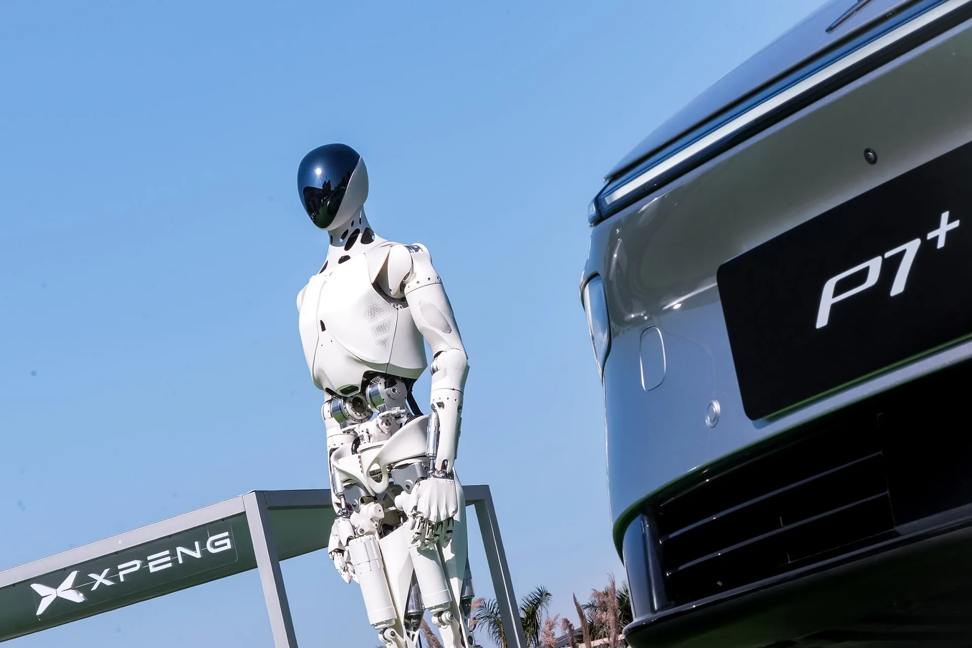 XPeng Q2 Results: Soft Numbers Weigh on Shares Despite $6.3B Robotics Boost