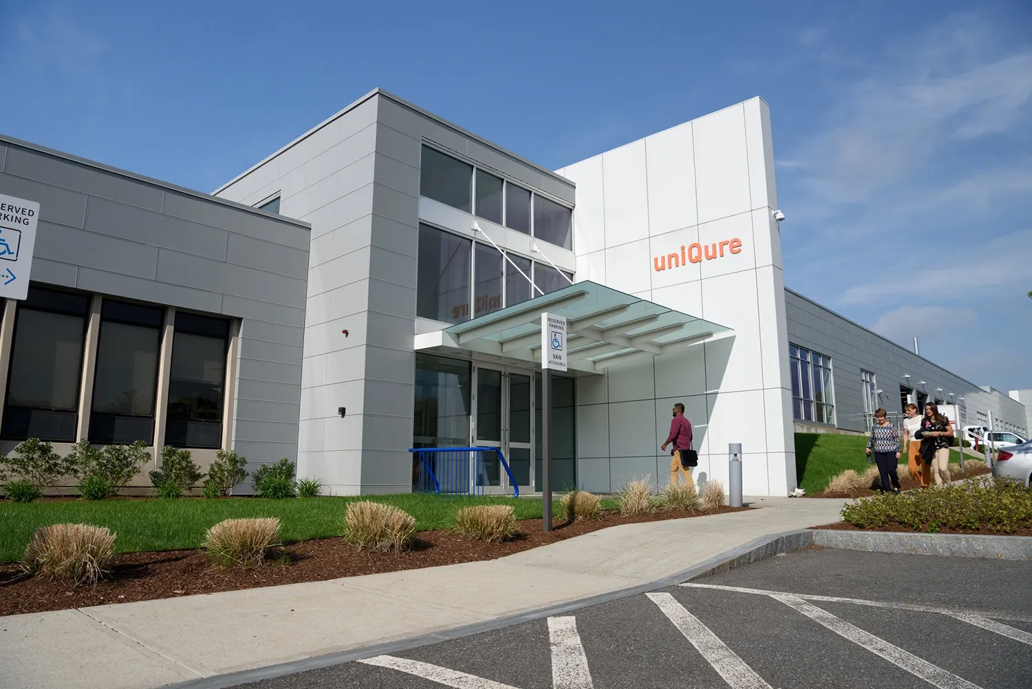 William Blair Restarts uniQure Coverage at $73, Sees Path for Huntington’s Gene Therapy