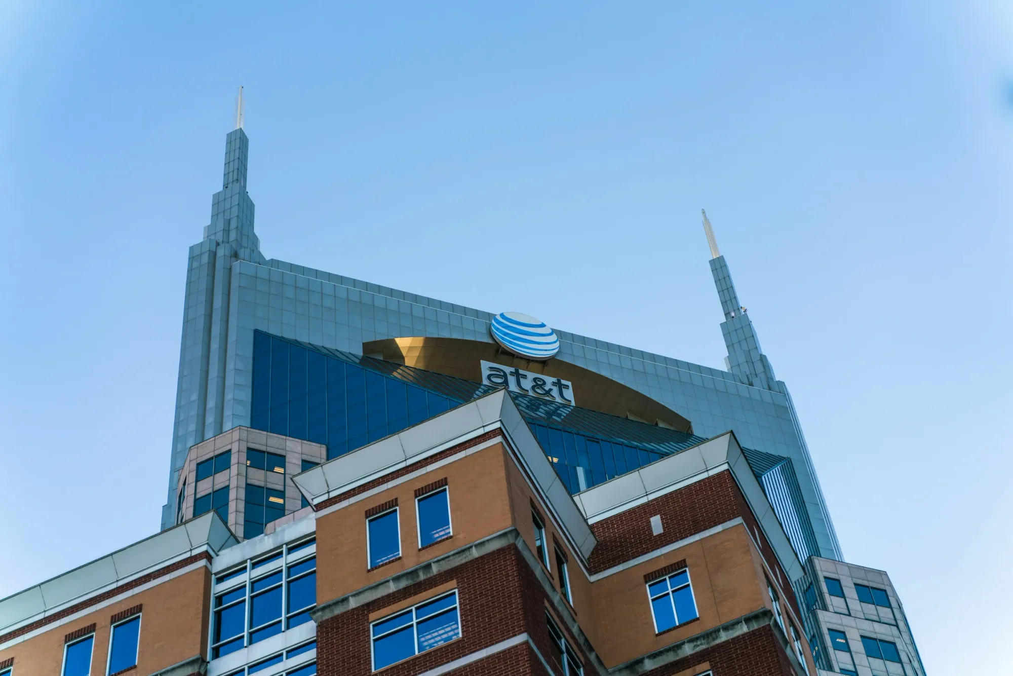 AT&T and Corning Sign $3 Billion Fiber Deal to Expand Fast Internet