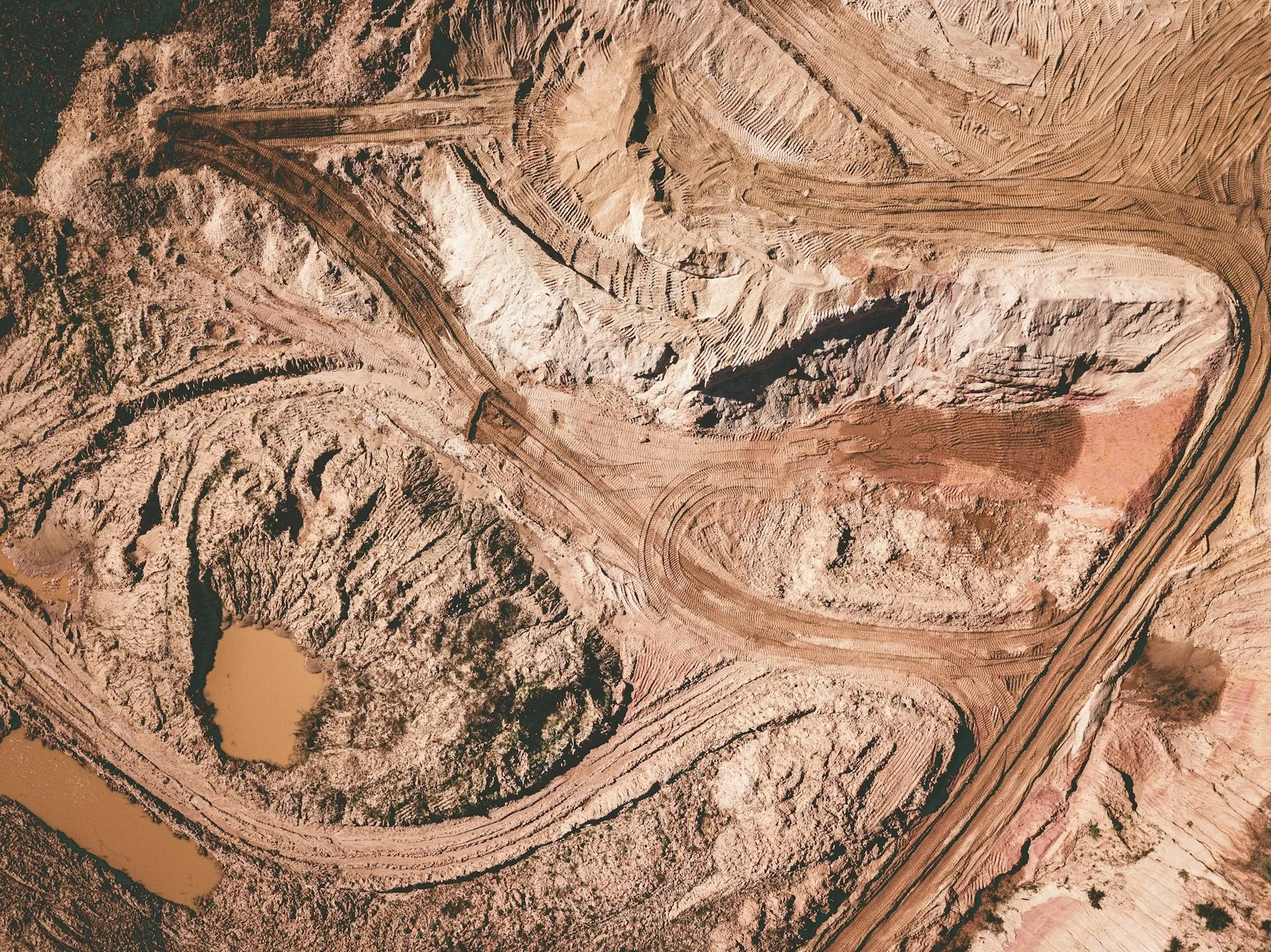China State Giant in Talks to Buy Firm With Stake in Pentagon-Backed U.S. Rare Earth Miner