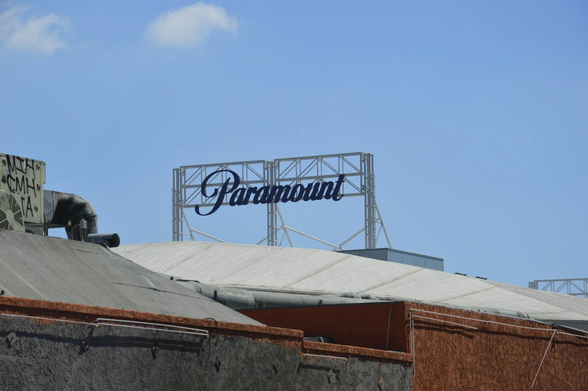 Barclays Flags Cost Cuts, Cable Decline, and Integration Risk in Paramount-Warner Merger