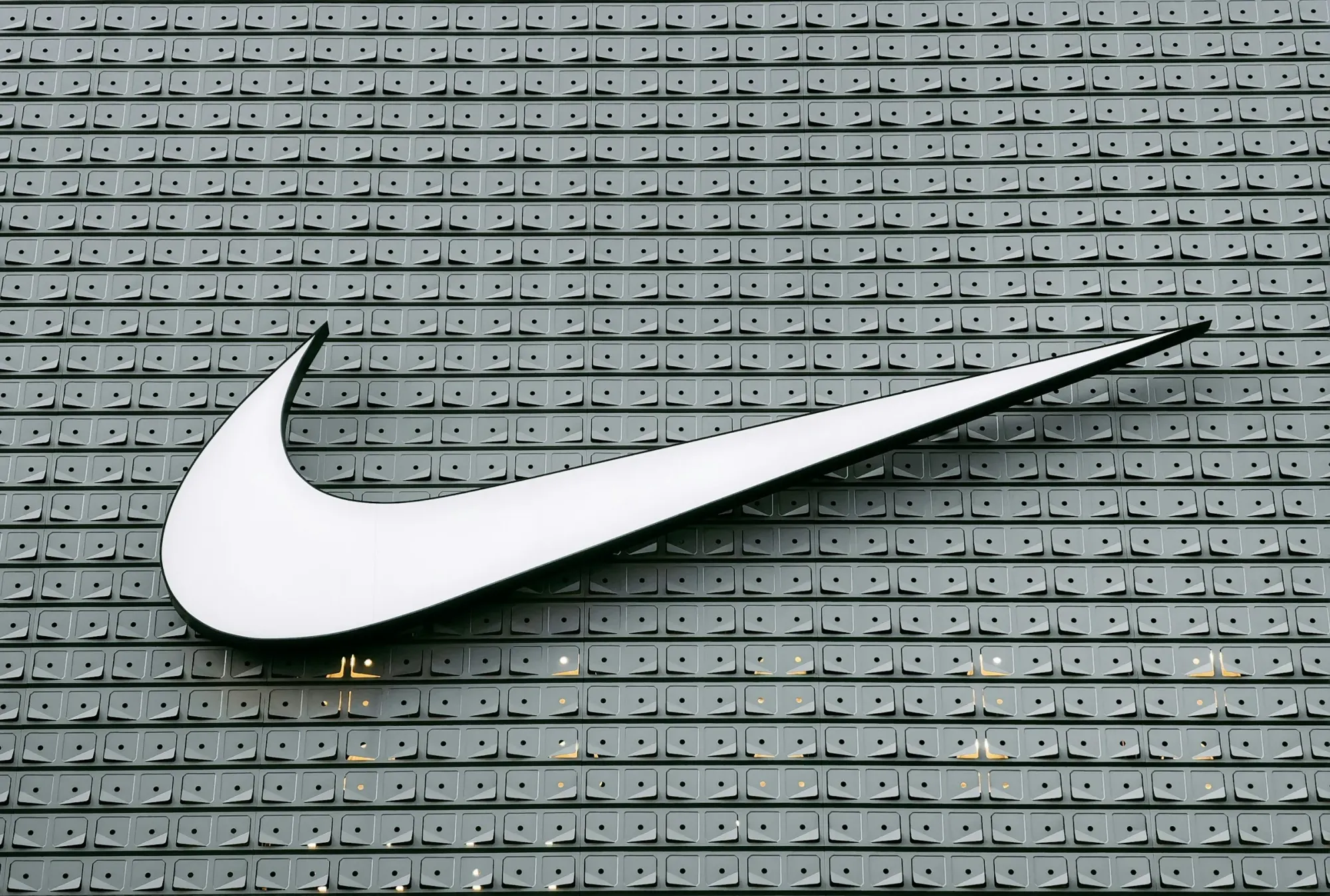 BofA Cuts Nike to Underperform as Turnaround Takes Longer