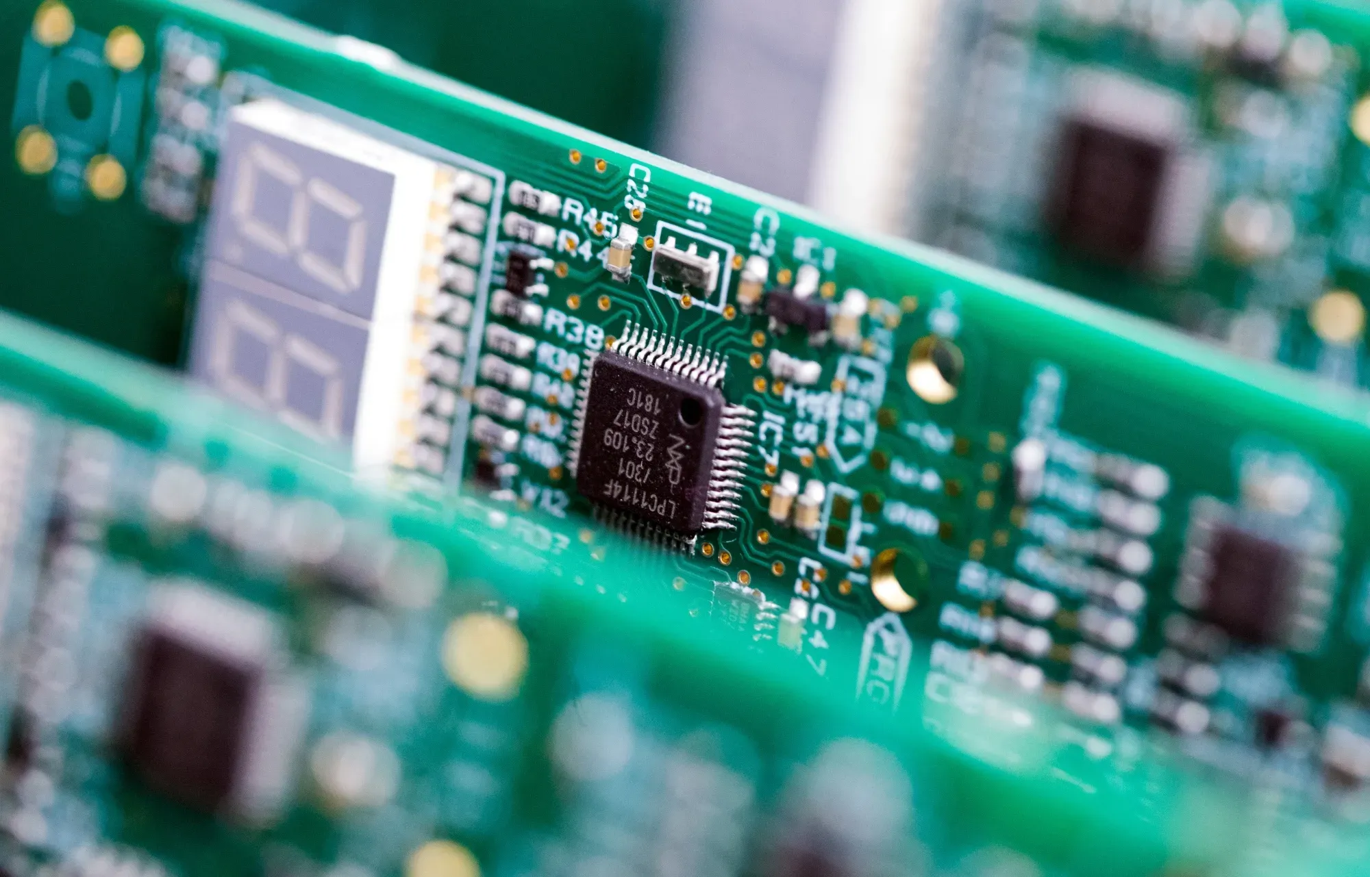 Citi Downgrades NXP, Universal Display, and Nova Ahead of Earnings