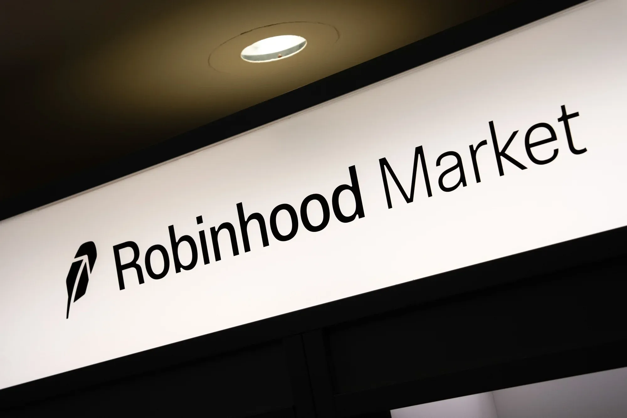 Robinhood Reports Record Revenue, but Shares Slide on Profit Miss