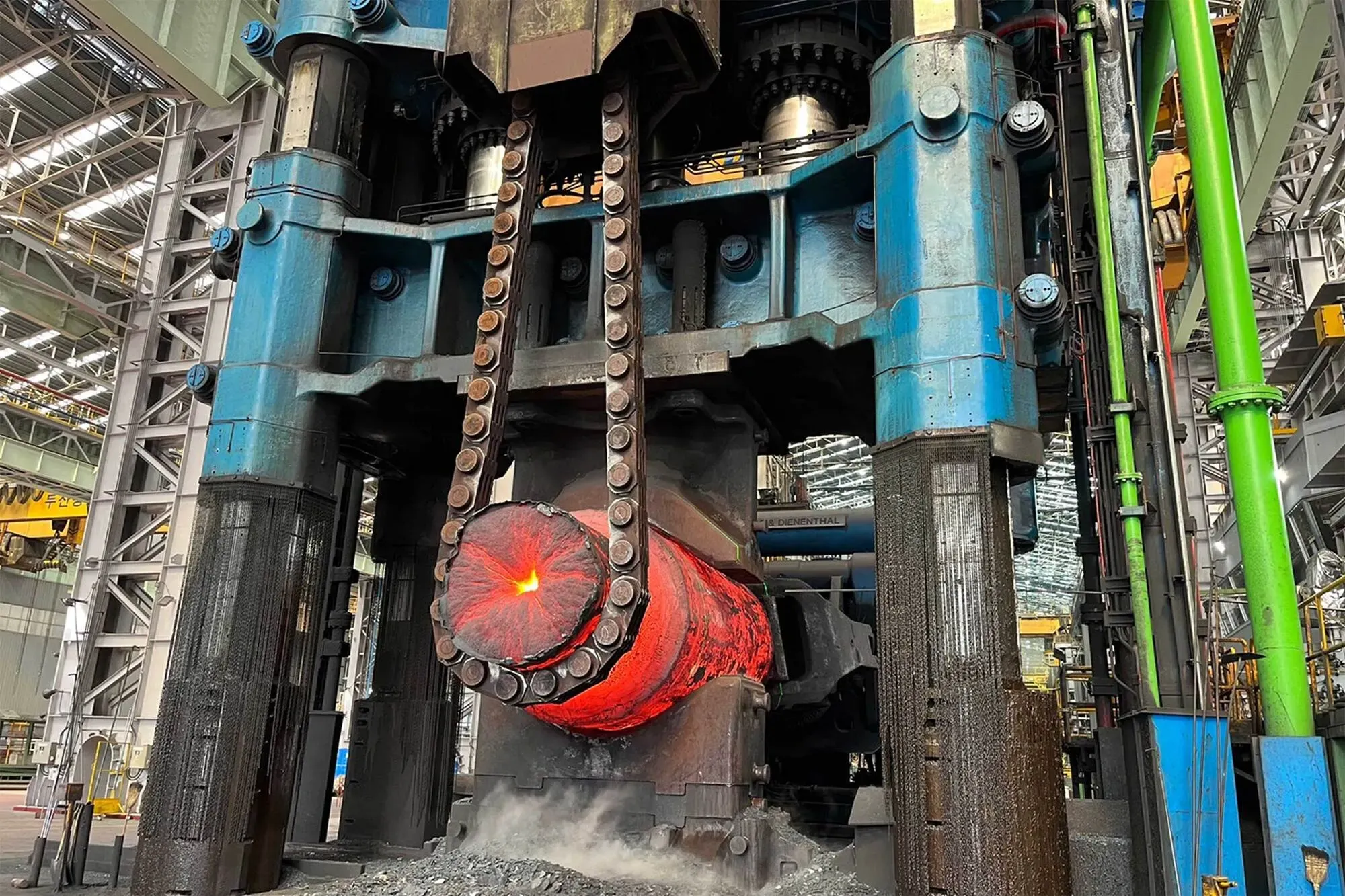 NuScale Power Downgraded as Analysts Flag Delays in Key Nuclear Deployment Talks