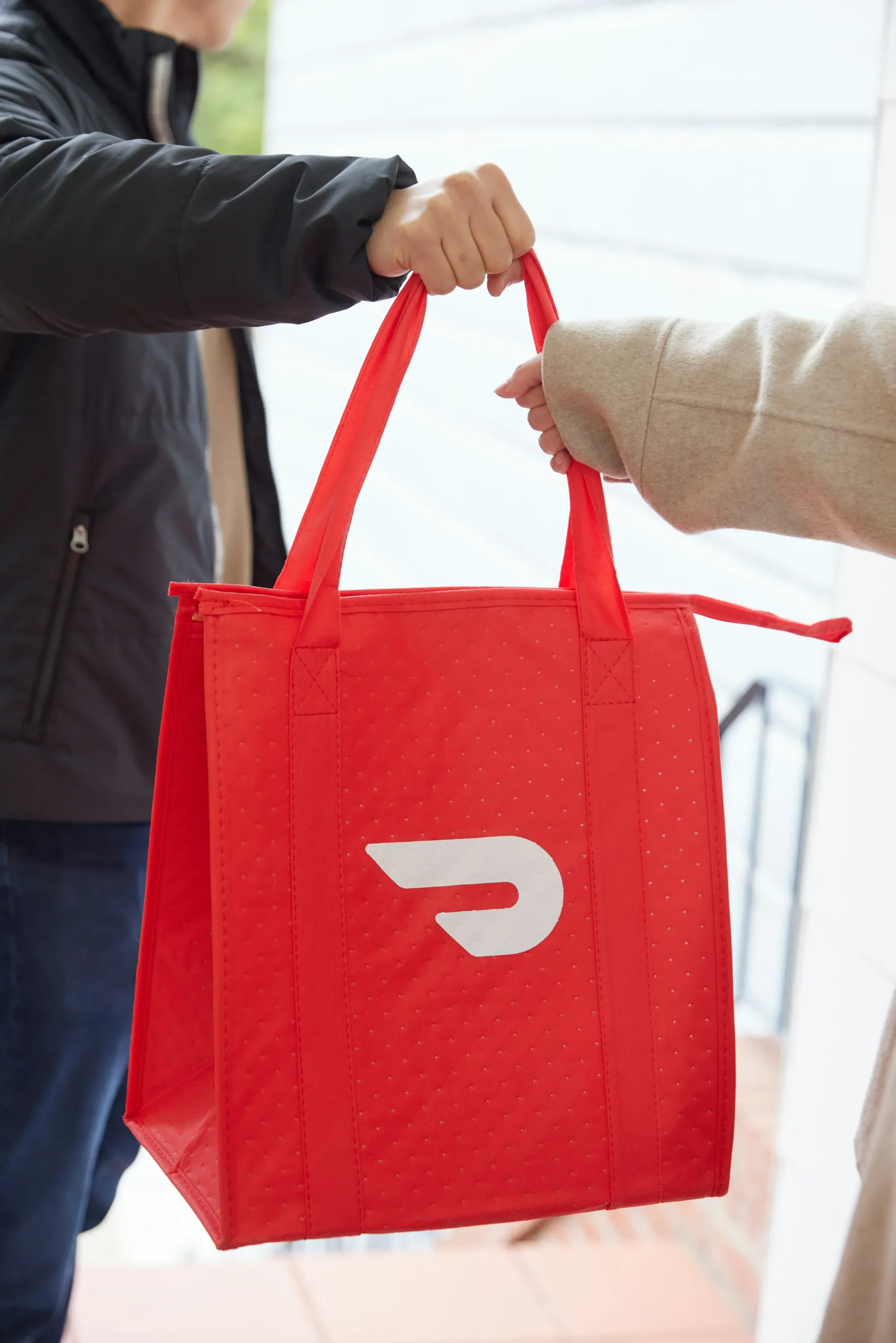 DoorDash in Advanced Talks to Acquire Instacart in Potential $16–17 Billion Deal
