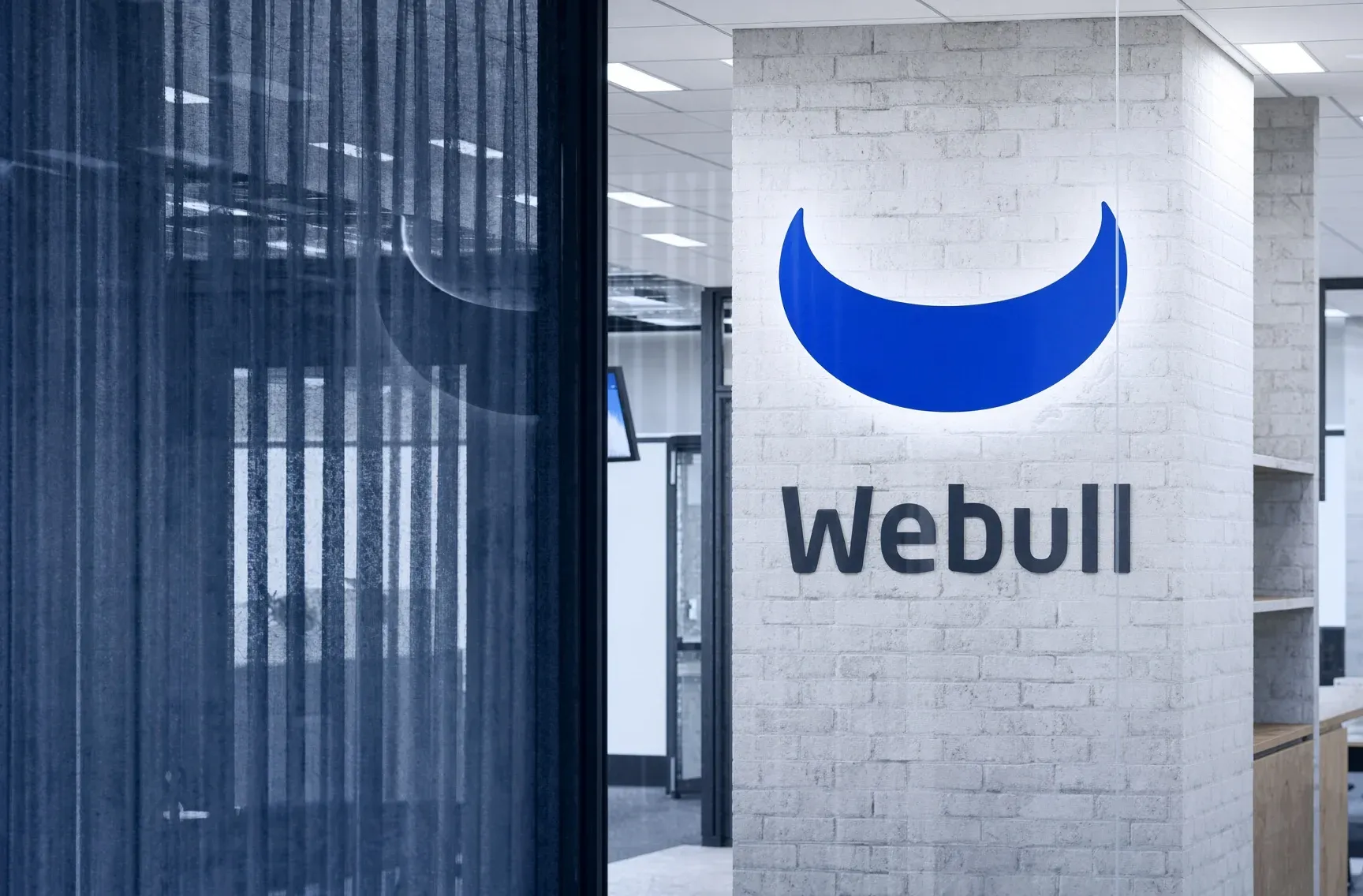Congress flags Webull’s China ties as a national security risk; shares drop about 20%