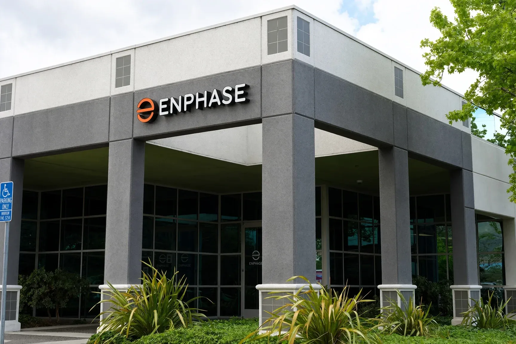 Deutsche Bank Flags Enphase and SolarEdge as Short-Term Sells on 2027 Outlook Risk