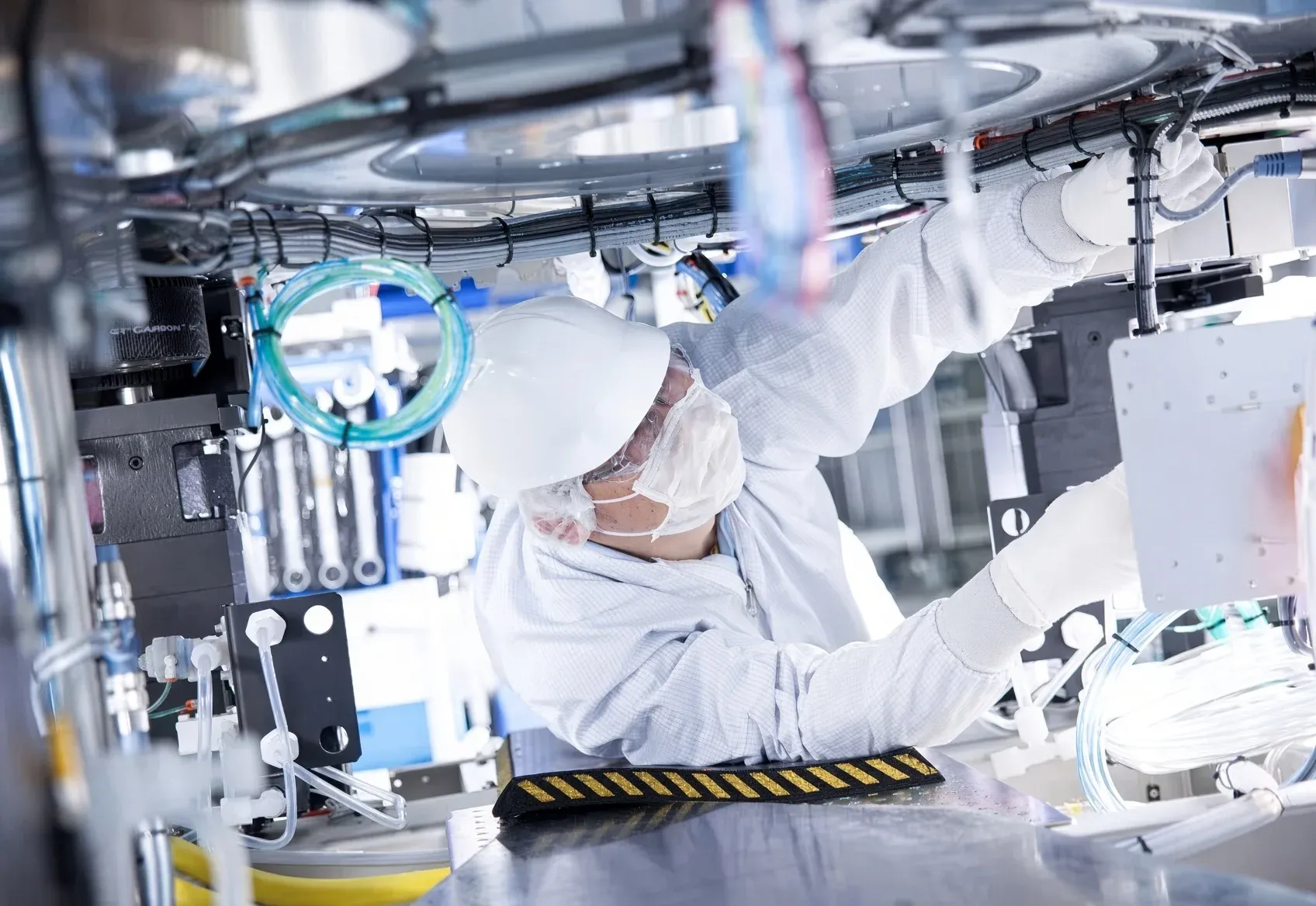 AMAT Slides After Investor Day Skips Specific Wafer Fab Equipment Forecast