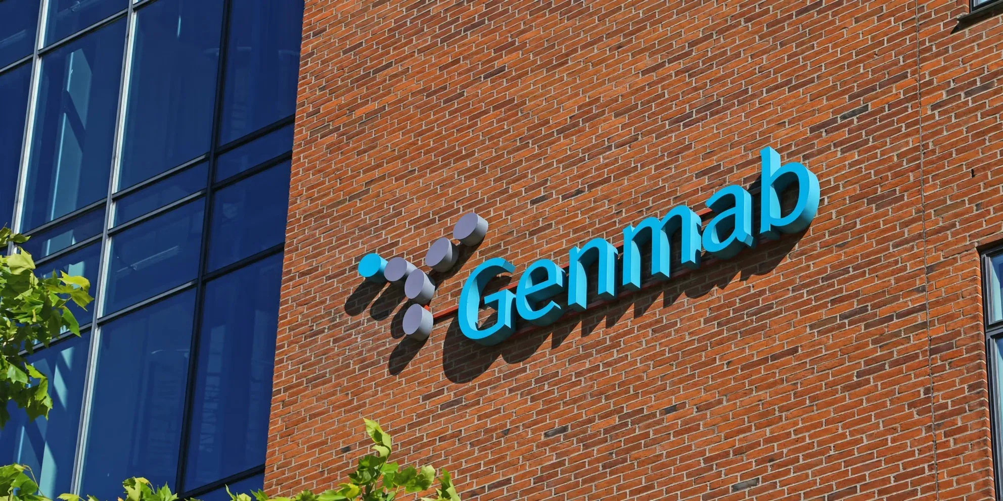 Corcept Faces New Competitive Pressure as Genmab’s Rina-S Shows Broad Benefit in Platinum-Resistant Ovarian Cancer