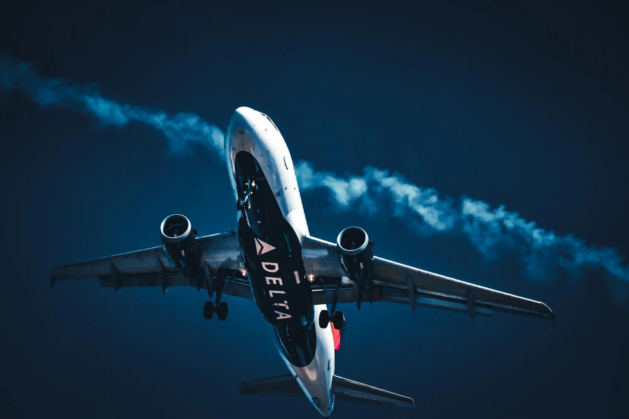 Delta Cuts 2026 Profit Forecast as Fuel Costs Outpace Fare Gains