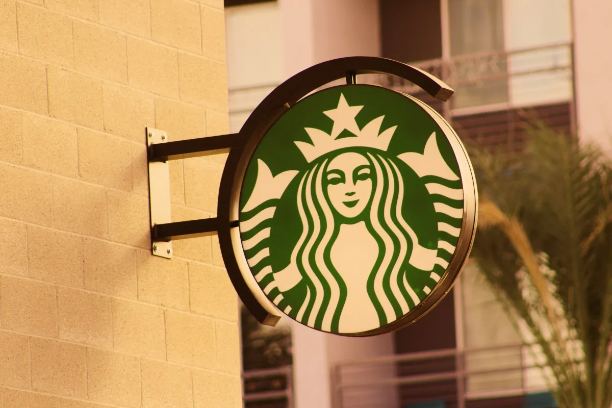 Starbucks Shows First Sales Growth in Over a Year as Turnaround Plan Takes Hold
