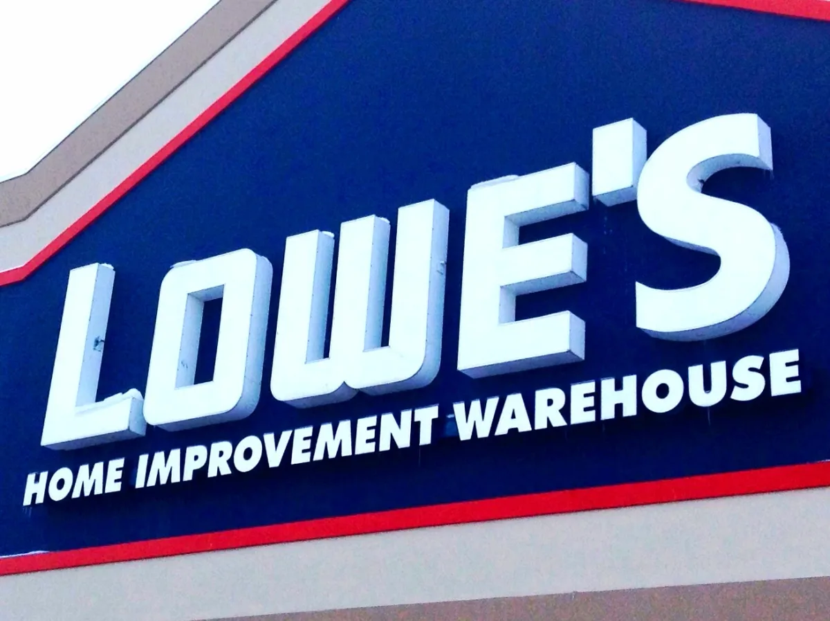 Lowe's Q3: Online Sales Surge Offsets Home Improvement Slowdown