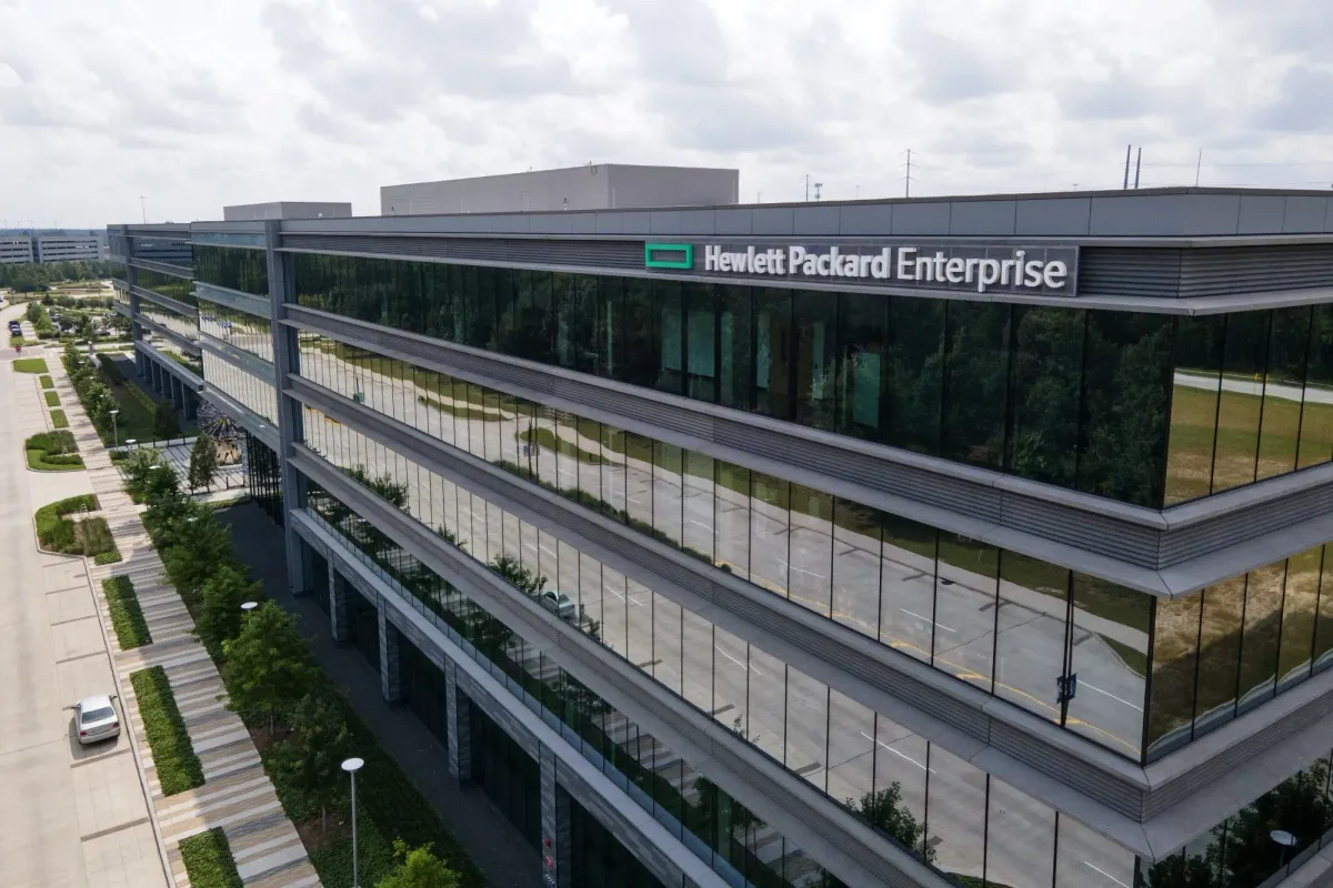 HPE Stock Drops on Weak Q1 Forecast Amid AI Project Delays
