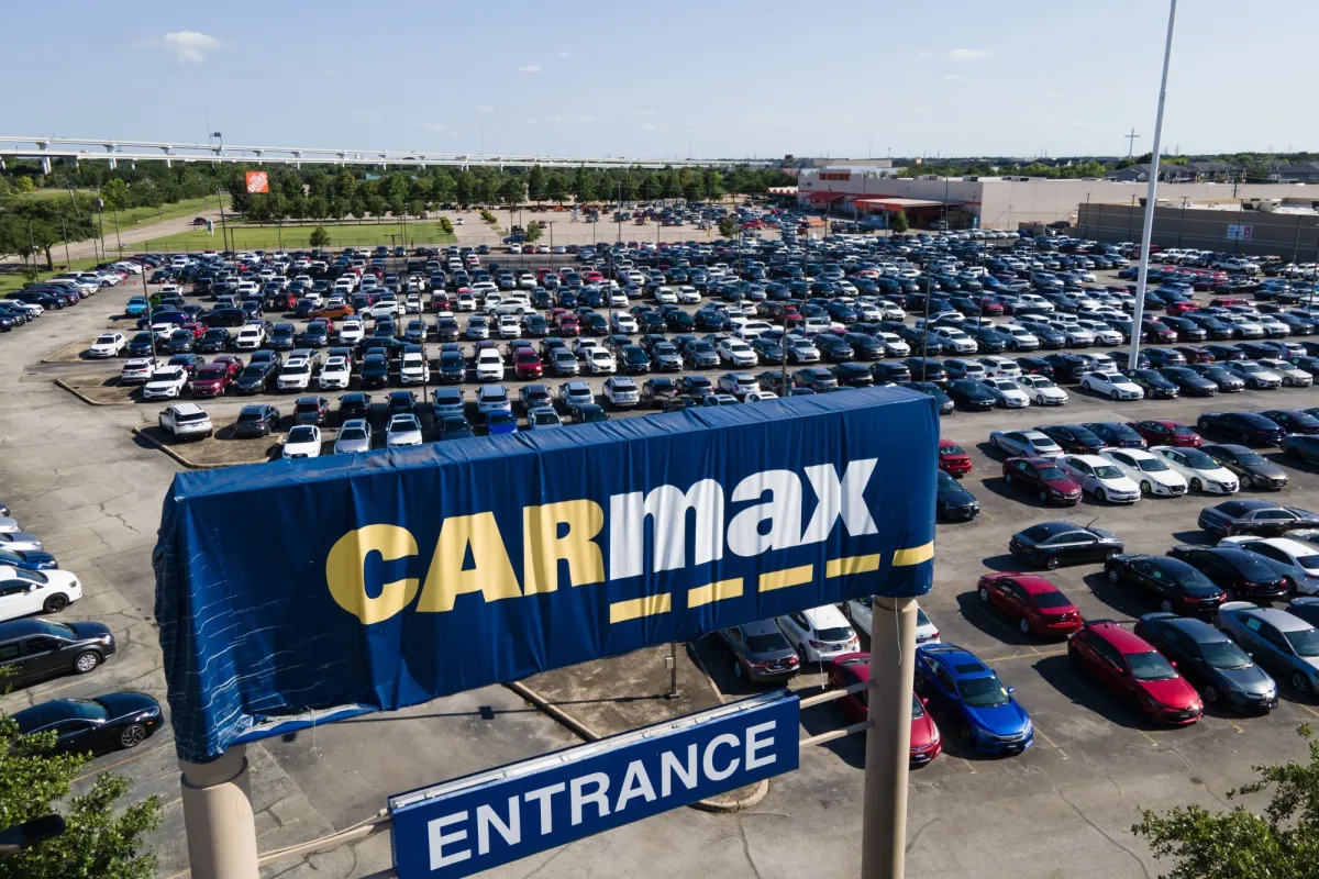 CarMax Shares Slide as Used Car Sales Slow and Carvana Gains Ground