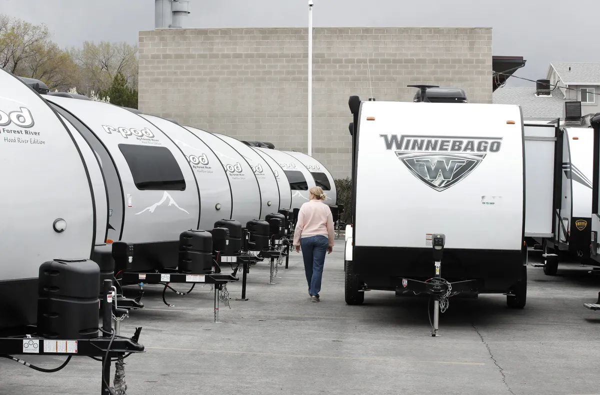 Winnebago Q1 Earnings Beat Estimates, Raises FY26 Outlook