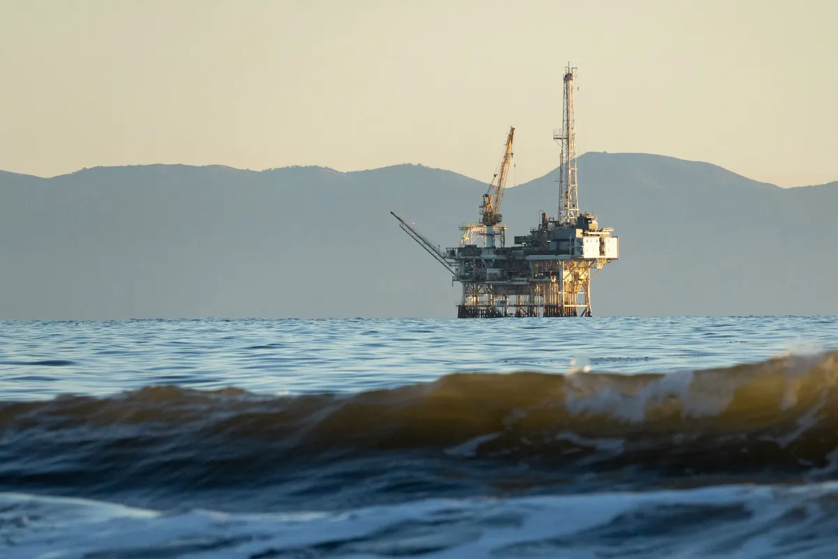 Groups Sue to Block Santa Barbara Oil Pipeline Restart