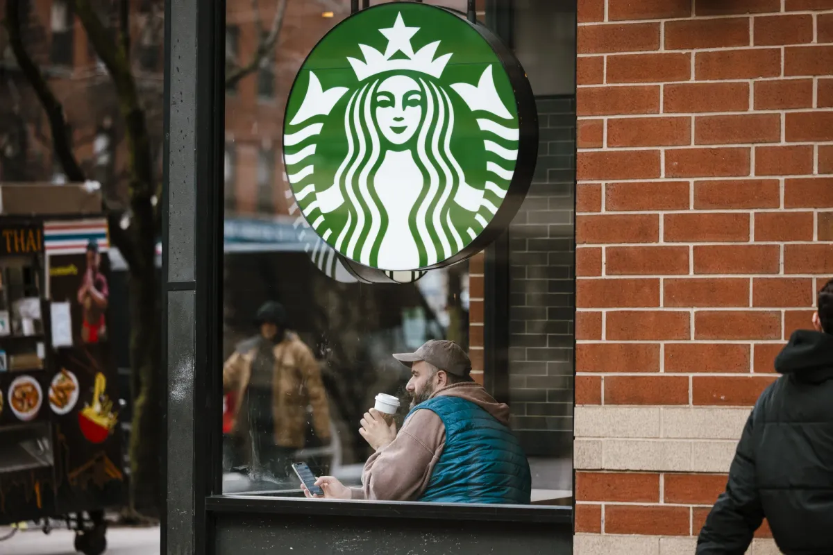 Starbucks Brews Up Strong Sales Growth Under CEO Niccol's Turnaround Plan