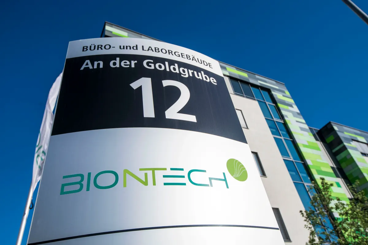 Goldman Sachs Upgrades BioNTech to Buy, Sees Strong Cancer Therapy Potential