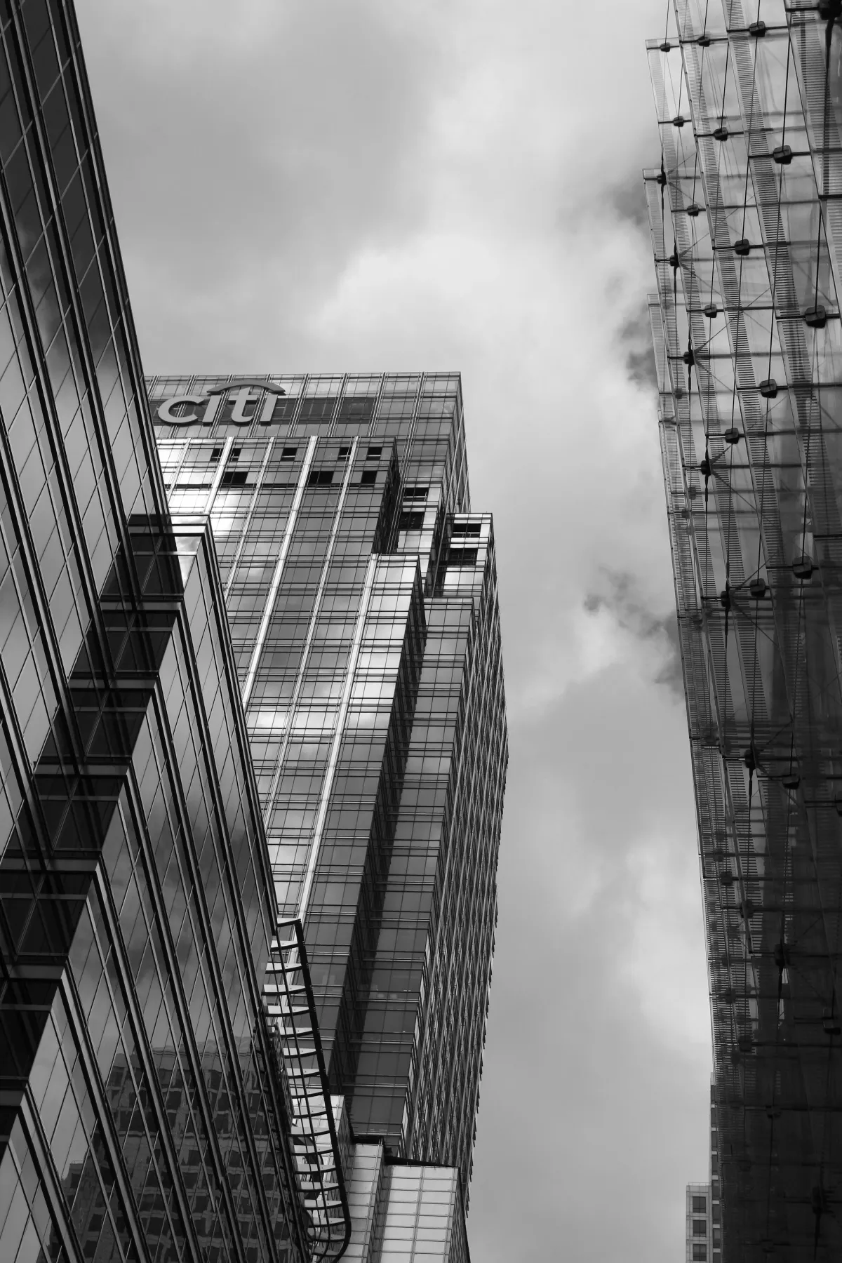 Citigroup Q4 2025: Profits Dip Despite Strong Banking Growth
