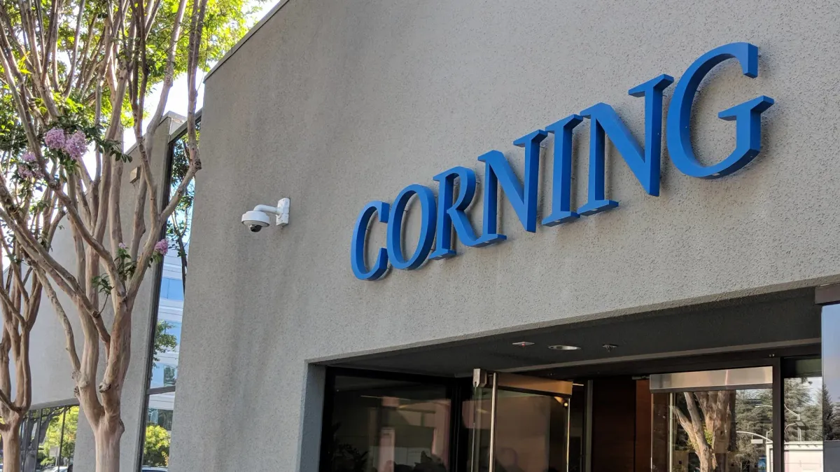 Meta Teams Up with Corning for $6B Fiber-Optic Deal to Boost AI Data Centers
