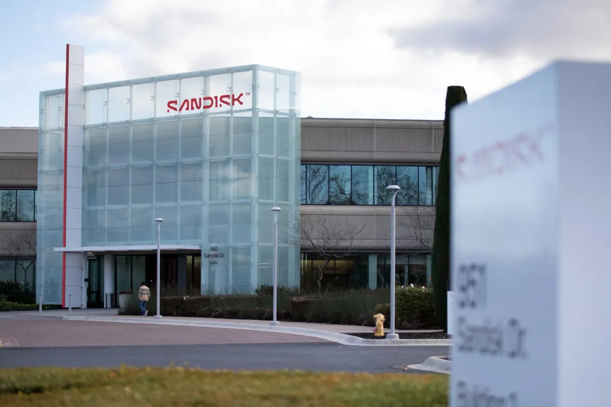 Western Digital Sells $3B Sandisk Stake at Discount to Cut Debt