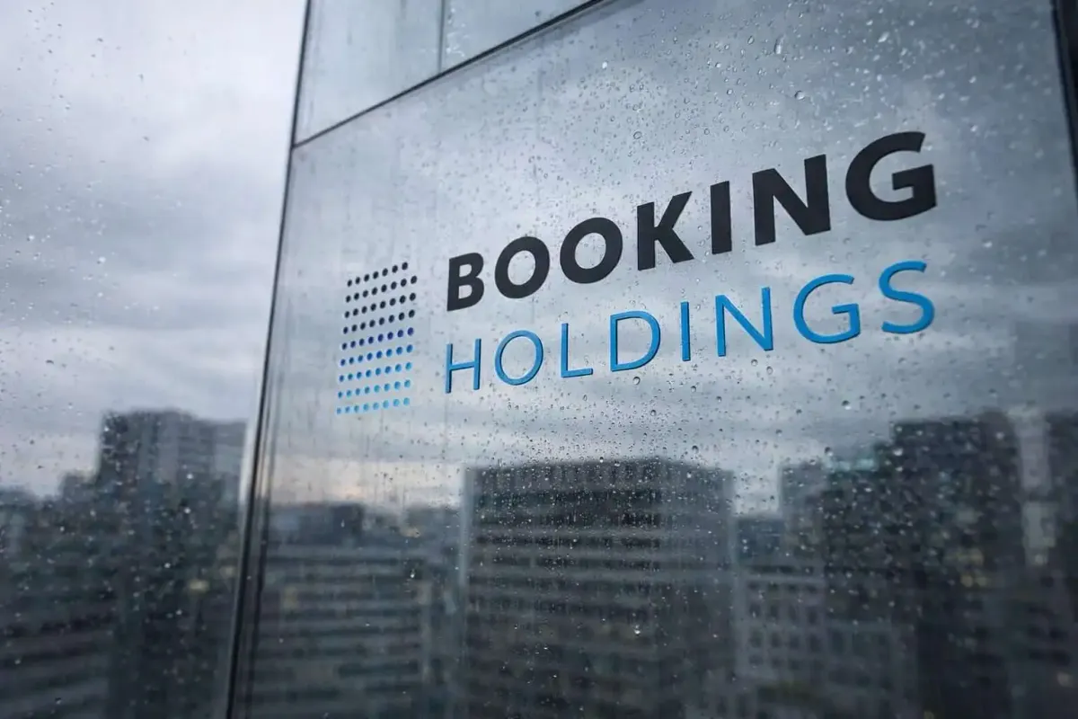 Mizuho Ditches Airbnb for Booking Holdings as OpenAI Drops ChatGPT Checkout Plans