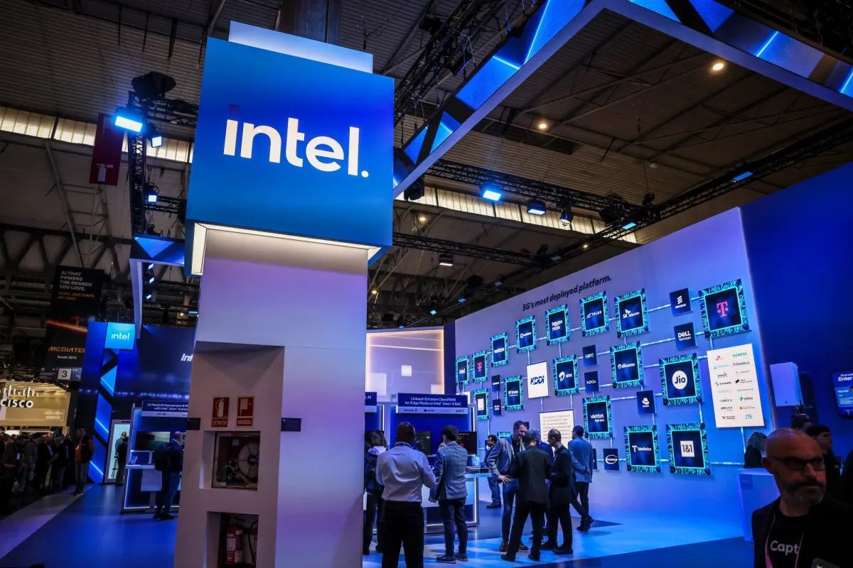 Intel Stock Soars to Highest Level Since Dot-Com Era