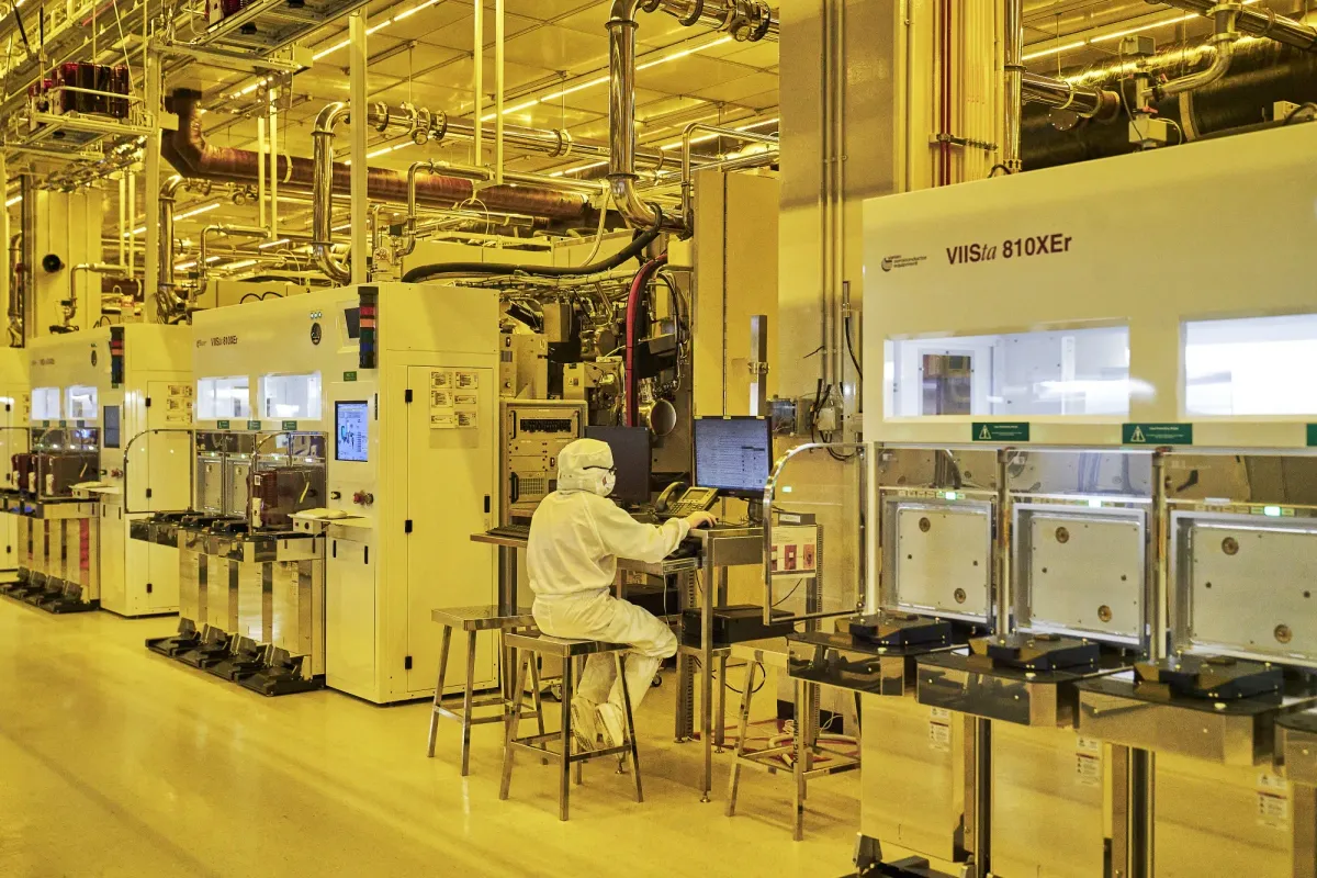 Mubadala Offloads $2 Billion GlobalFoundries Stake in Block Trade