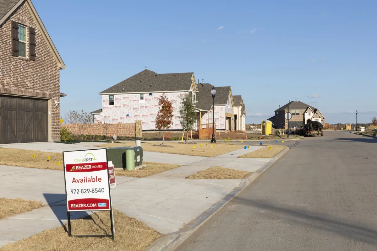 Beazer Homes Rejects Dream Finders’ Takeover Offers – Calls $25.75 Bid “Too Low”