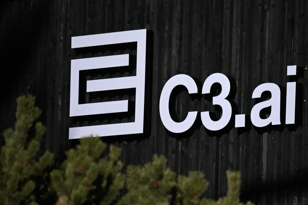 C3 AI Q4 Bookings Miss Expectations Despite Meeting Revenue Targets as Siebel Returns as CEO