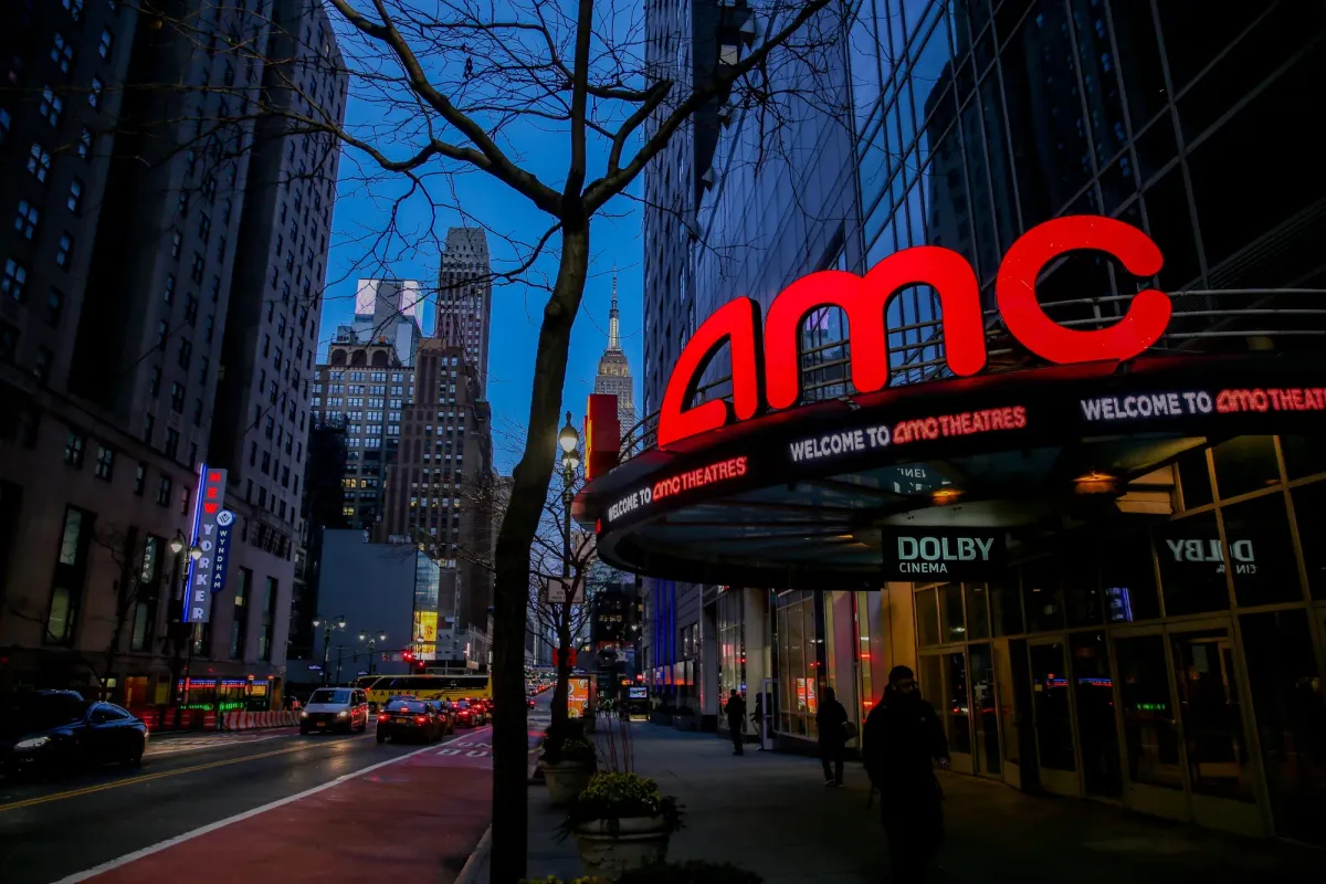 AMC Shares Plunge on Dilutive $189 Million Stock Offering