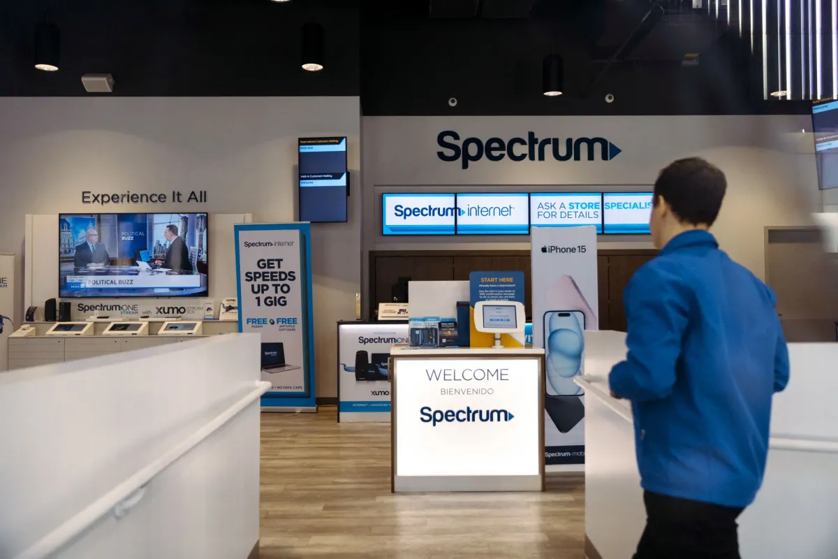 Charter Communications Shares Surge on SpaceX Mobile Partnership Talks