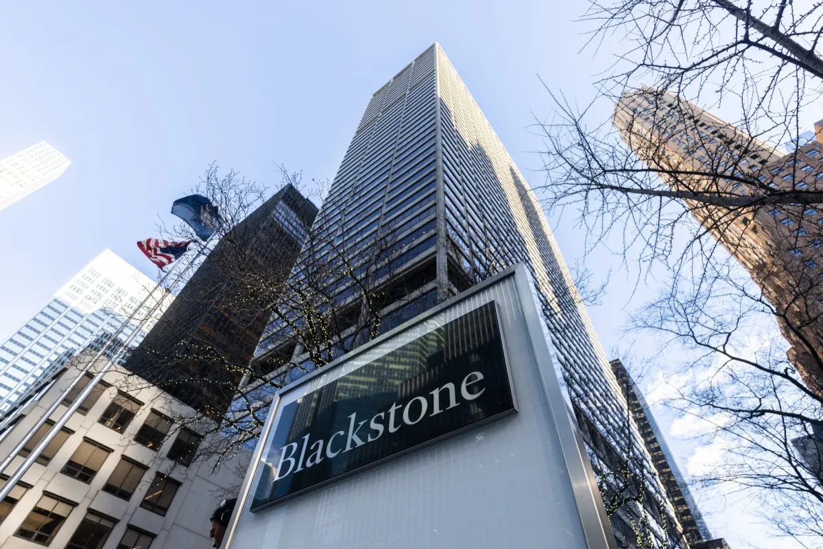 Fears Reignite: Partners Group Limits Redemptions and Triggers Sector Selloff