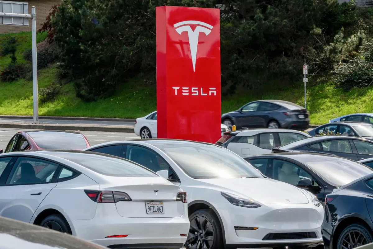 JPMorgan Capitulates on Tesla – Now Betting Big on Physical AI & Robots