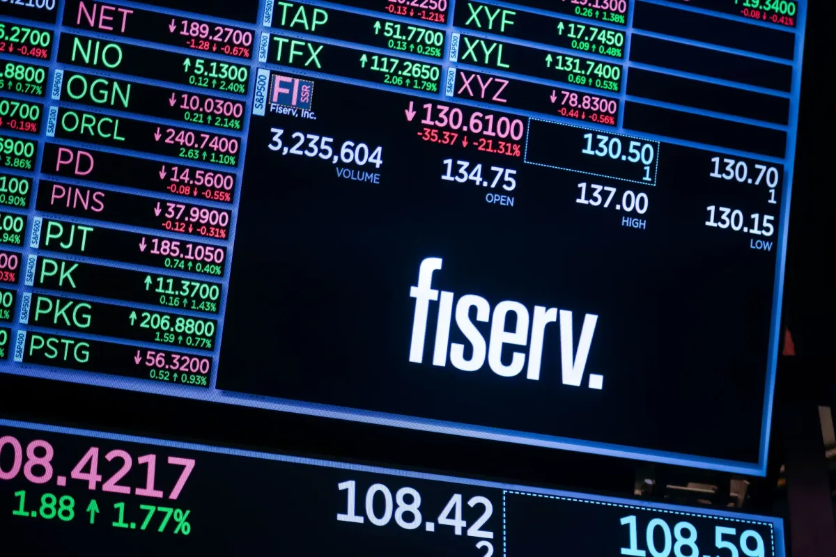 Bernstein Flags “Bad Look” as Fiserv Appoints New CEO Just Weeks After Investor Day