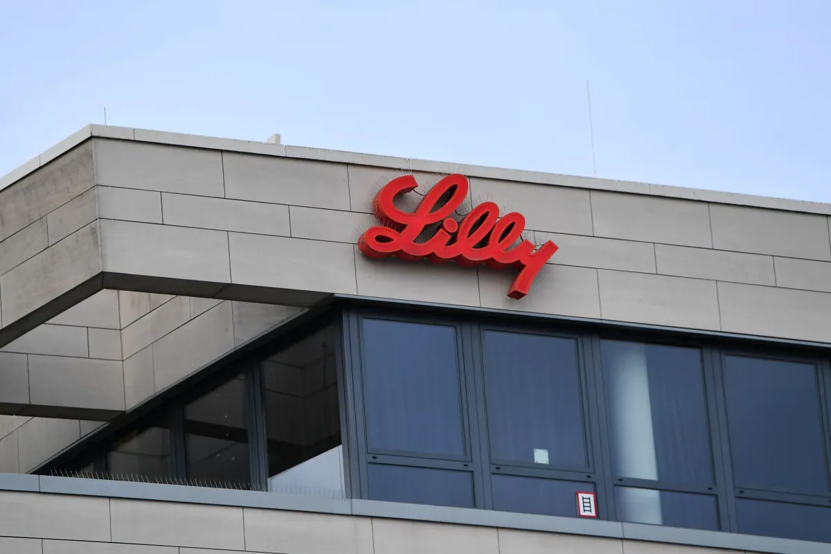 Eli Lilly Stock Surges as Retatrutide Delivers 28% Weight Loss and Major Relief for Sleep Apnea & Knee Pain