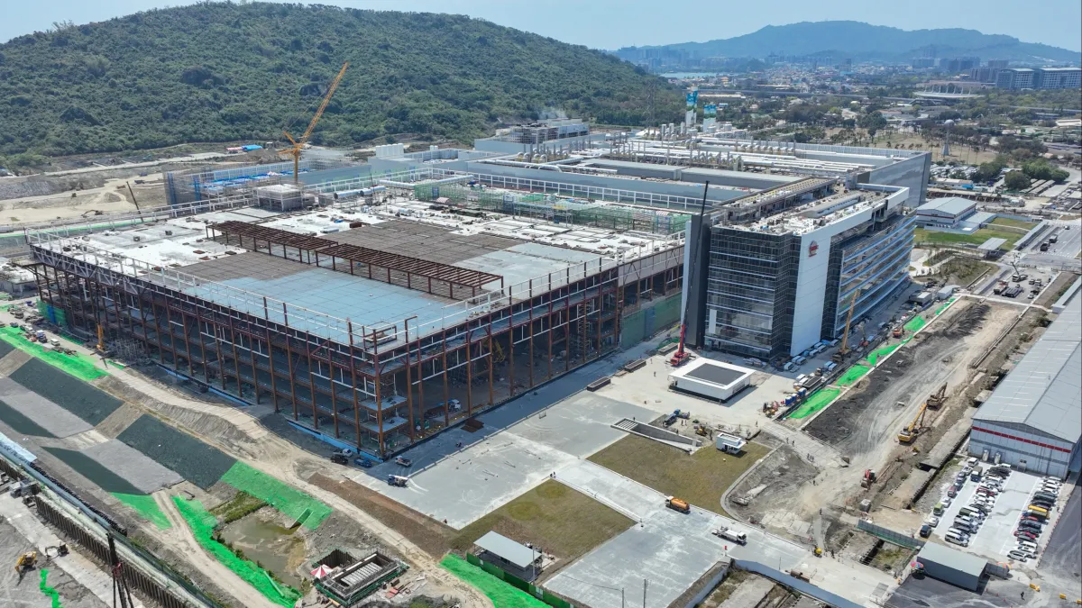 "AI Megatrend" Fuels TSMC’s Record Quarter; Shares Dip on Capex Jump