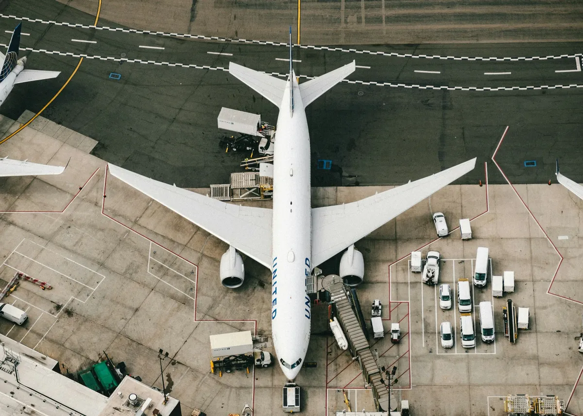United Airlines Beats Q2 Estimates Despite $2.3B Fuel Cost Surge, Raises Full-Year Outlook