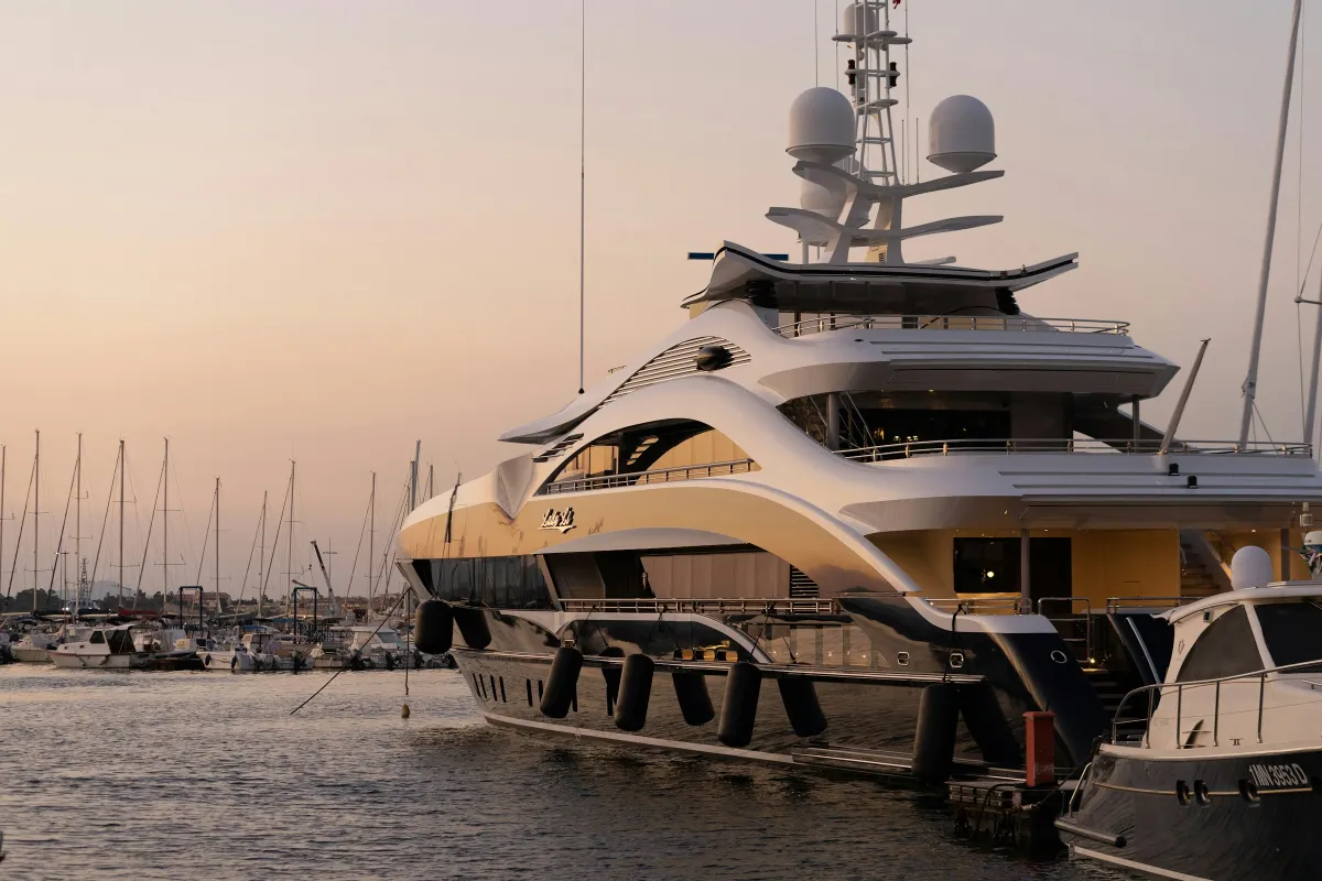 Blackstone and Donerail Among Final Bidders for Yacht Seller MarineMax